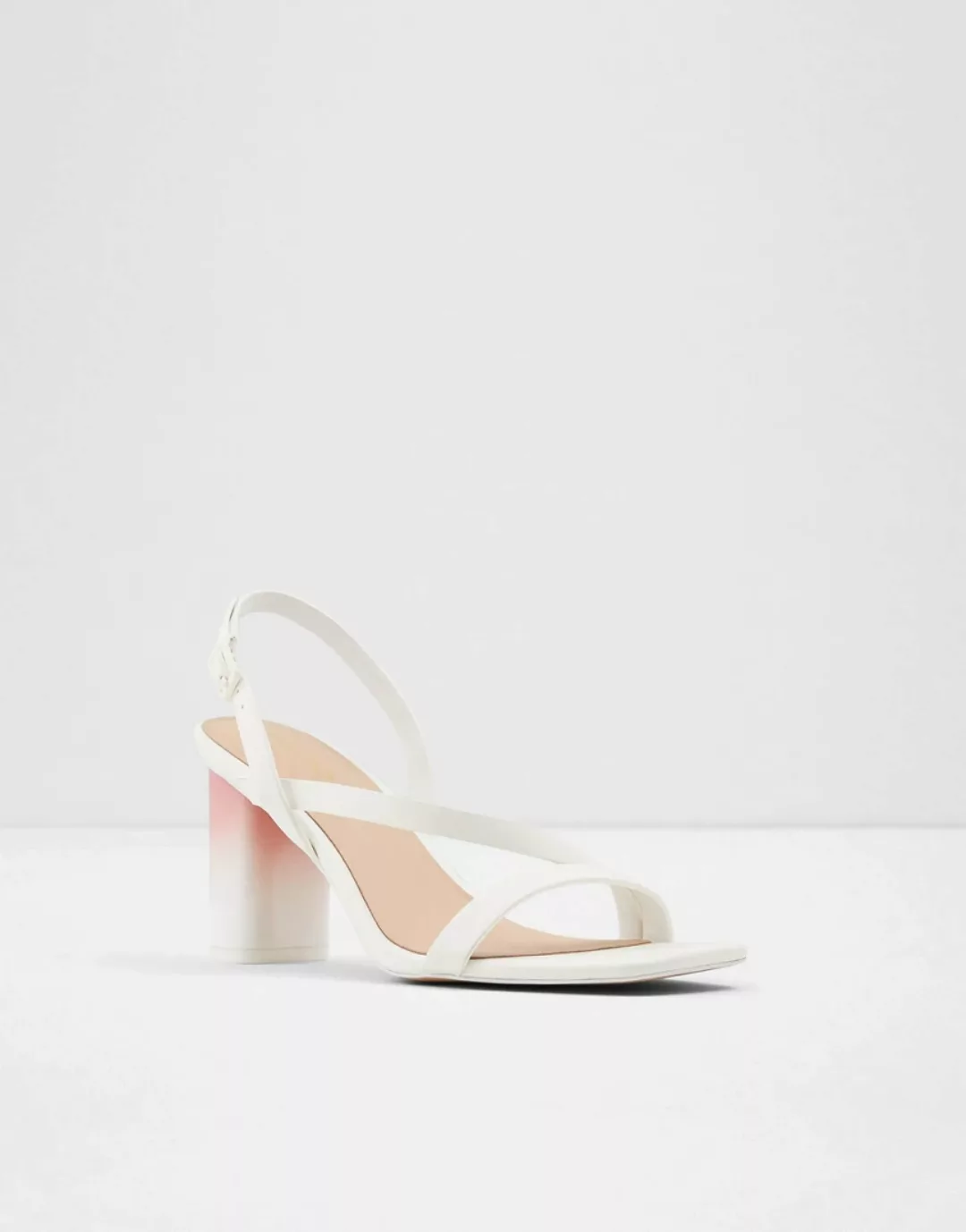 ALDO – Adiemwen – Sandalen in Weiß mit Absatz im Farbverlaufdesign und Riem günstig online kaufen