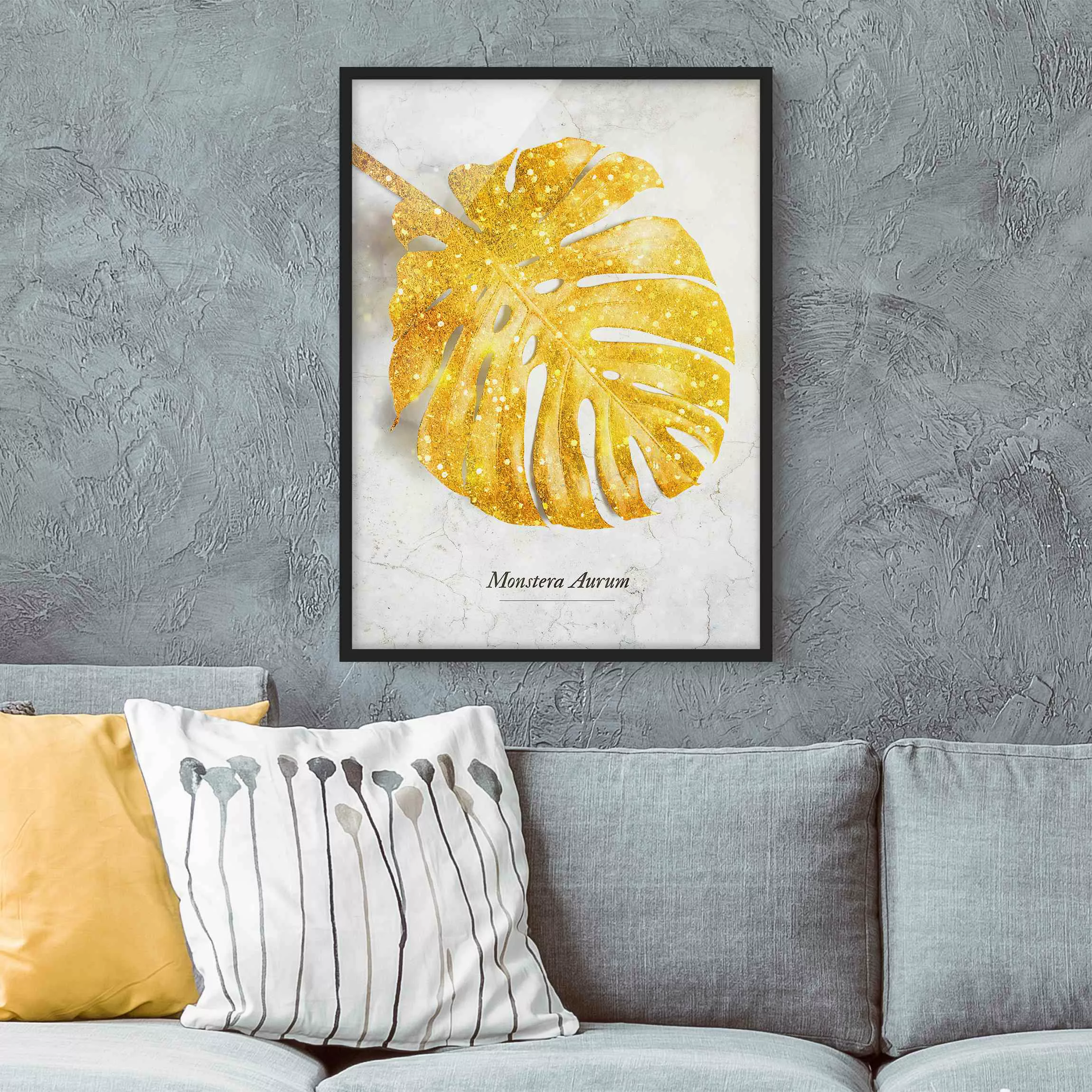 Bild mit Rahmen Blumen - Hochformat Gold - Monstera Aurum günstig online kaufen