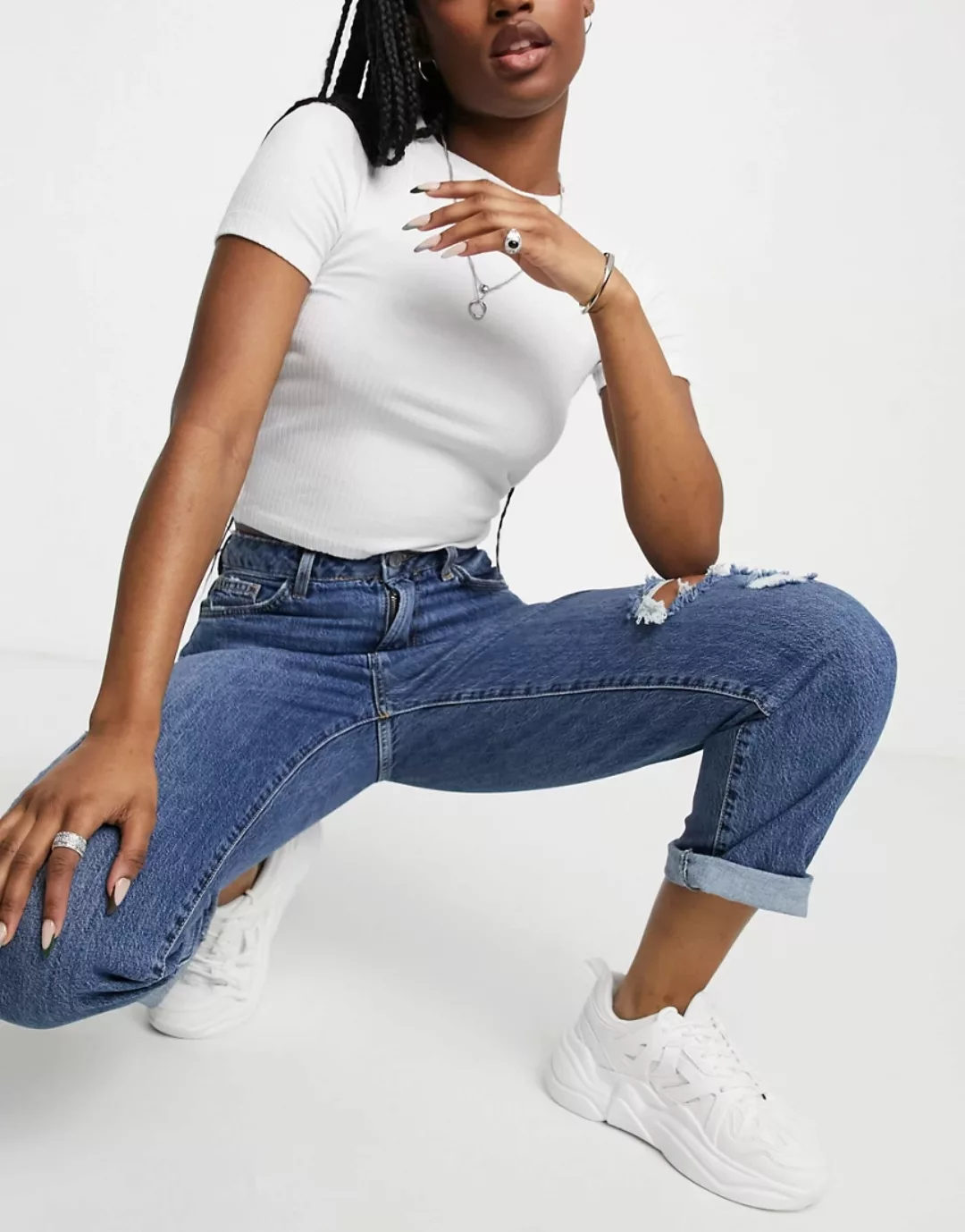 New Look – Jeans mit Zierrissen und geradem Bein in Blau günstig online kaufen