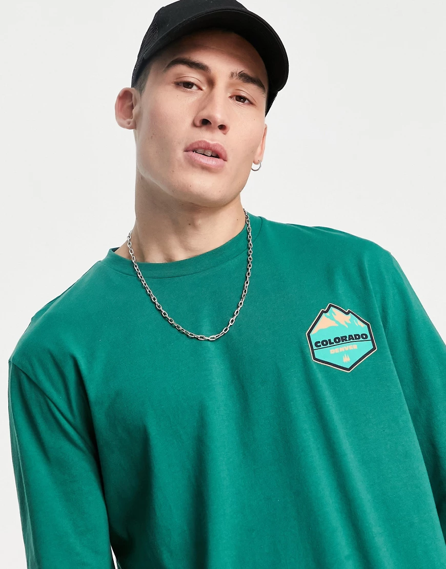 ASOS DESIGN – Legeres, langärmliges Shirt mit „Colorado“-Bergmotiv-Grün günstig online kaufen
