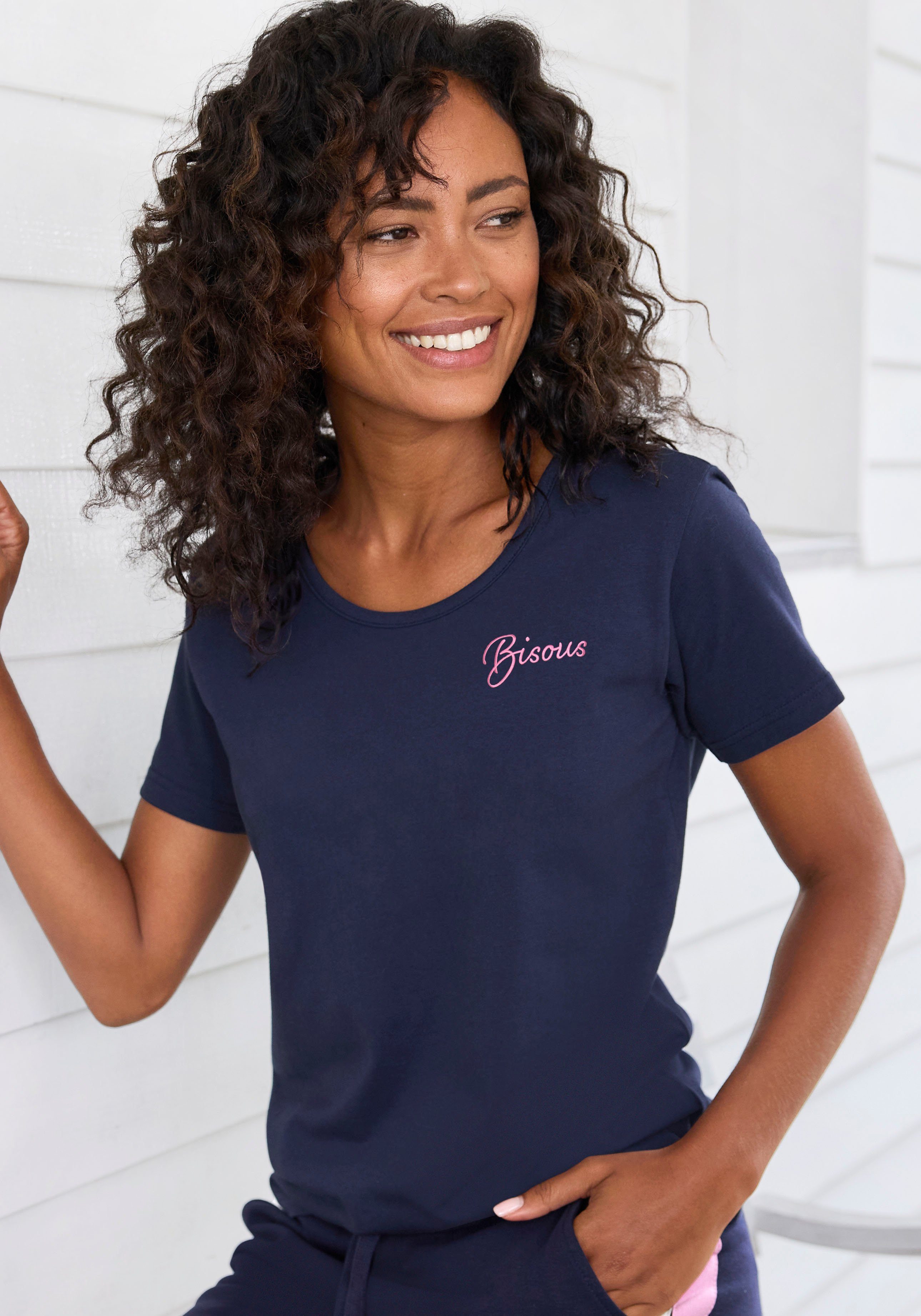 Vivance Kurzarmshirt, T-Shirt mit Stickerei, Loungewear günstig online kaufen