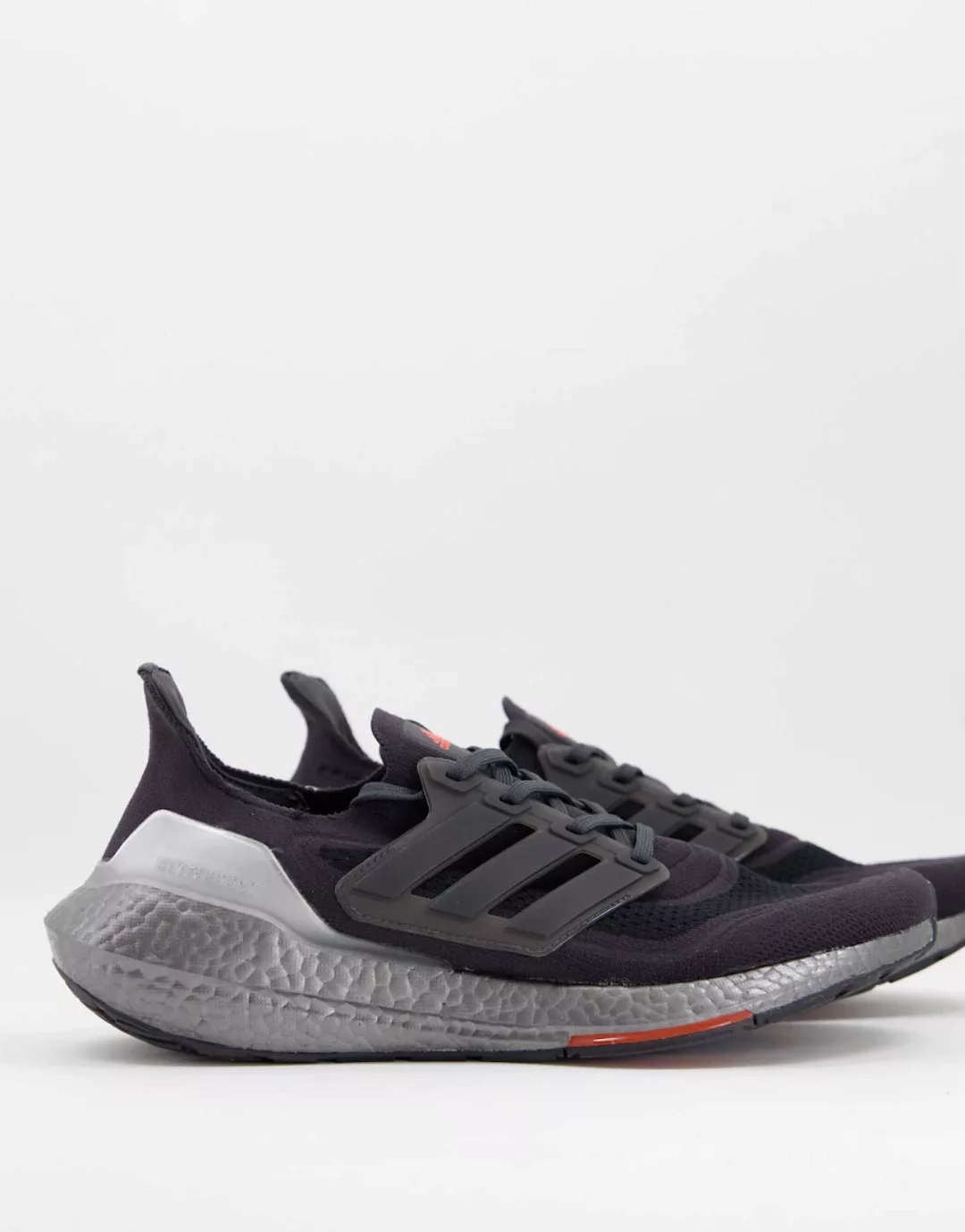 adidas – Training Ultraboost 21 – Sneaker in Rot und Grau günstig online kaufen