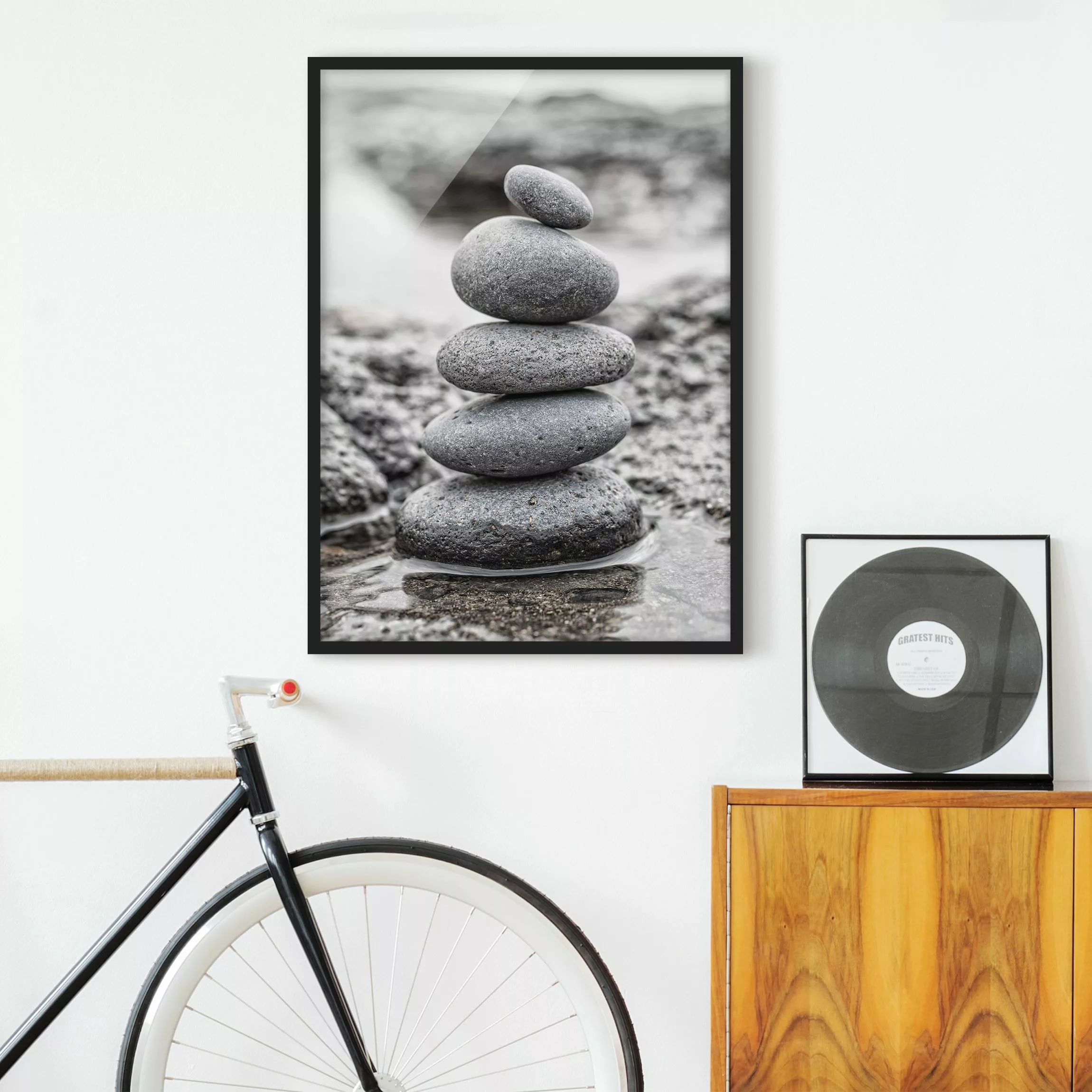Bild mit Rahmen - Hochformat Steinturm im Wasser günstig online kaufen