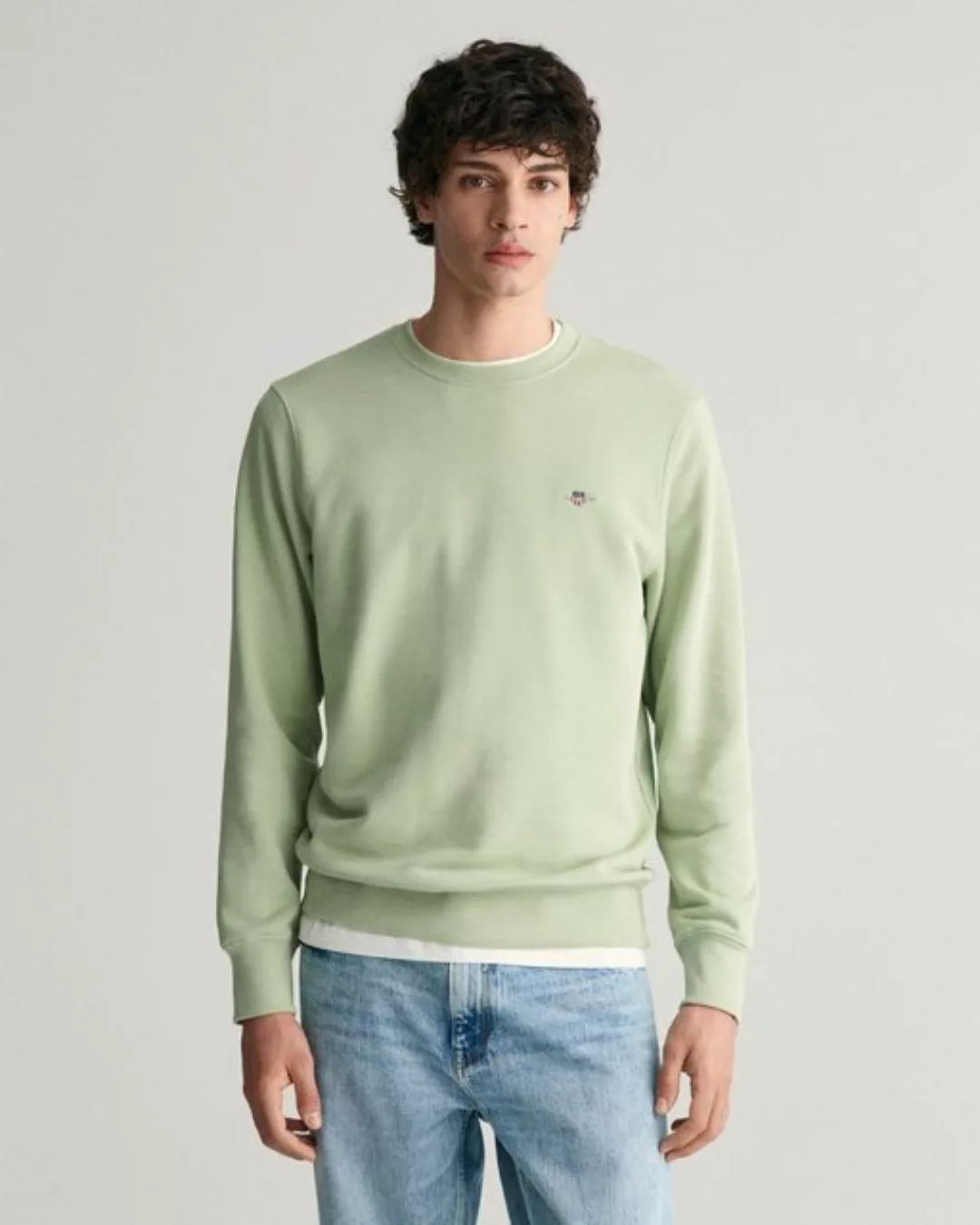 Gant Sweatshirt REG SHIELD C-NECK SWEAT mit Logostickerei auf der Brust günstig online kaufen