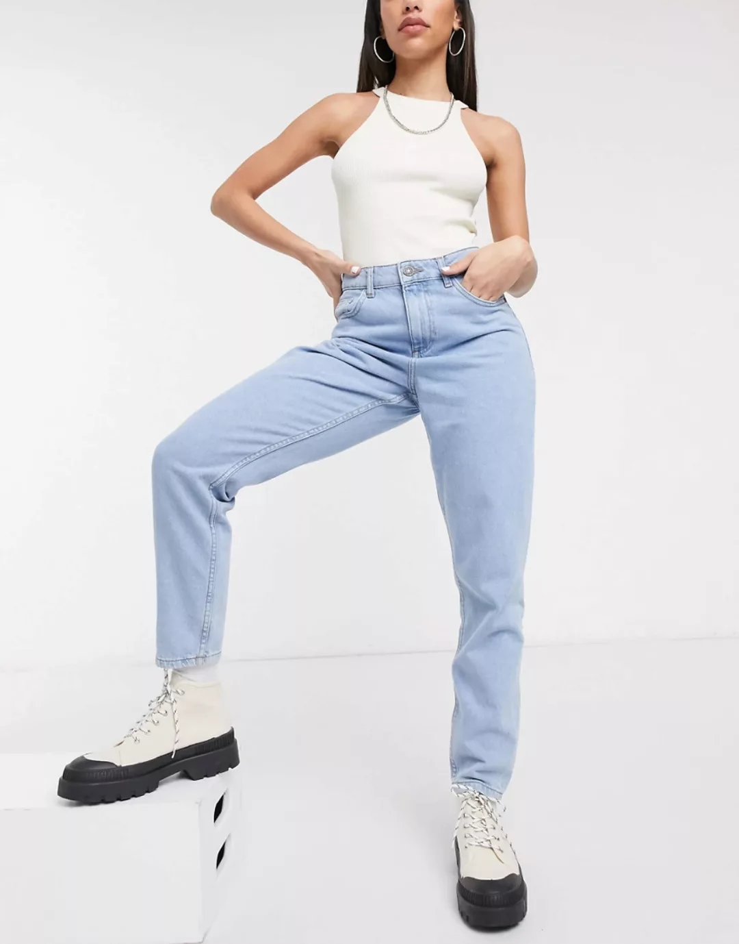 Noisy May – Mom-Jeans in heller Waschung-Blau günstig online kaufen