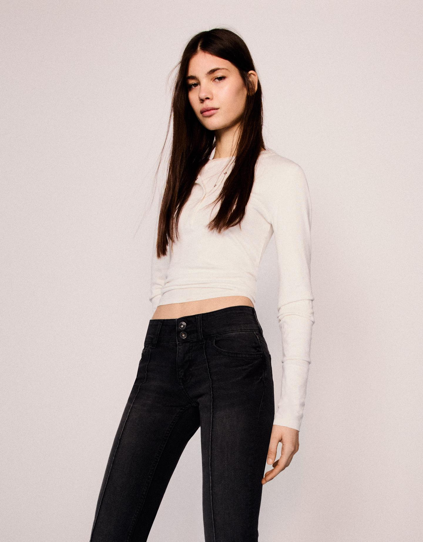 Bershka Bootcut-Jeans Mit Tiefem Bund Damen 32 Schwarz günstig online kaufen