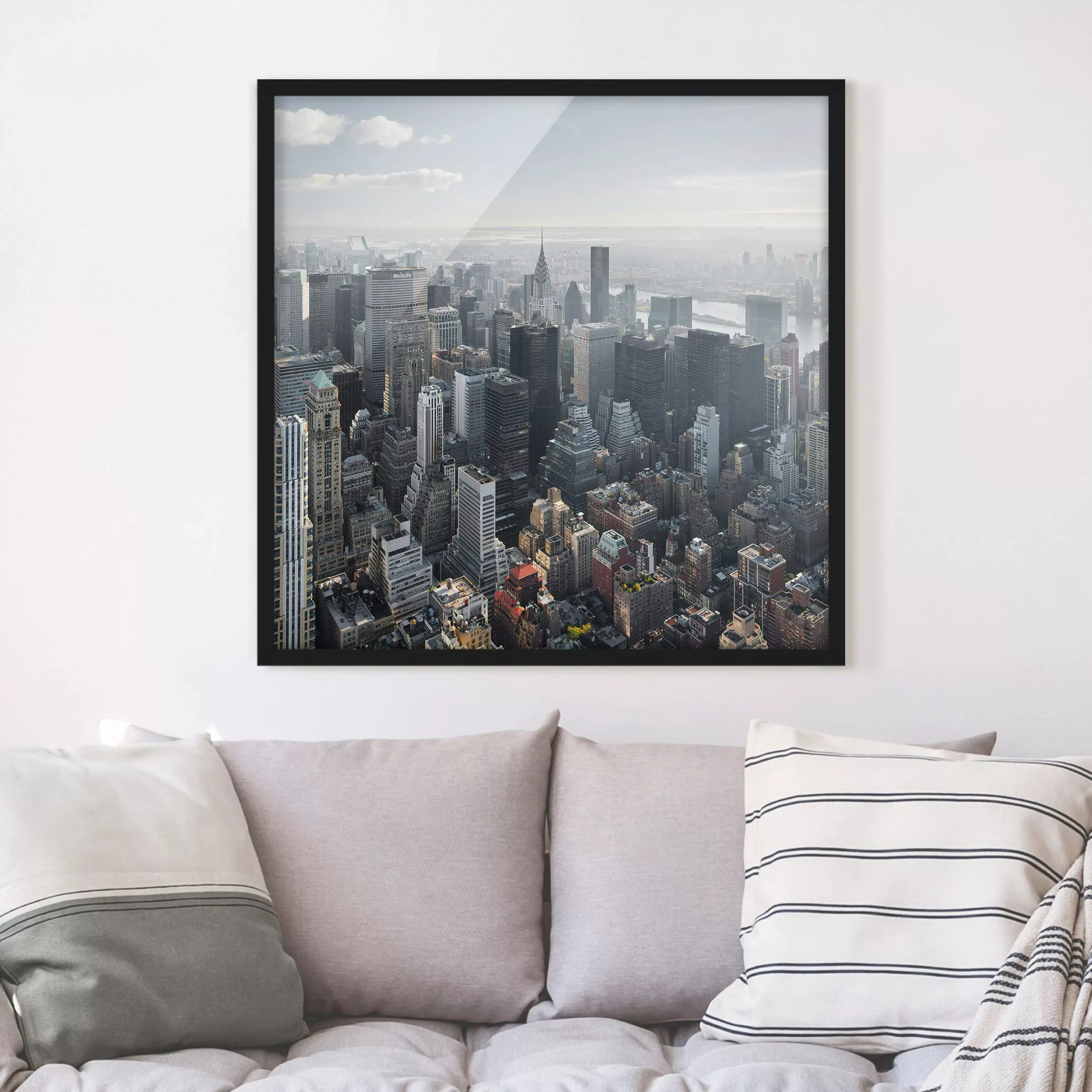 Bild mit Rahmen Architektur & Skyline - Quadrat Upper Manhattan New York Ci günstig online kaufen