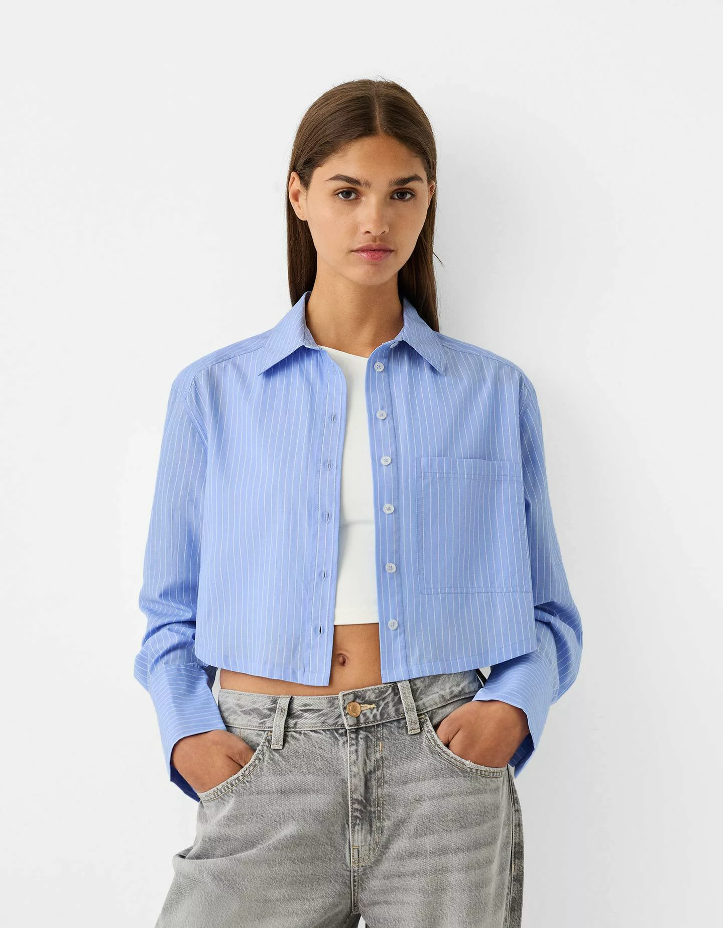 Bershka Cropped-Hemd Aus Popelin Mit Tasche Damen S Hellblau günstig online kaufen