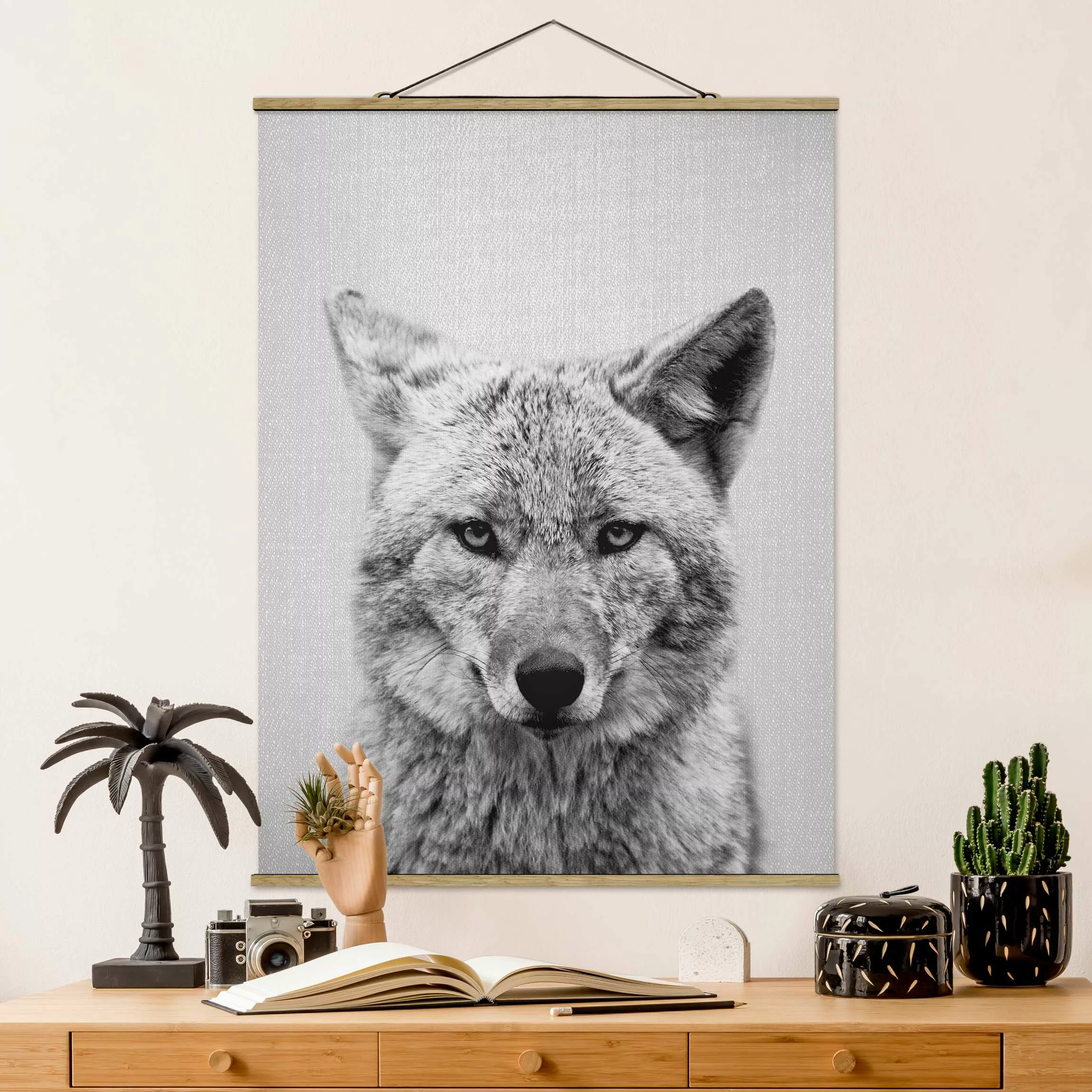 Stoffbild mit Posterleisten Kojote Kalle Schwarz Weiß günstig online kaufen