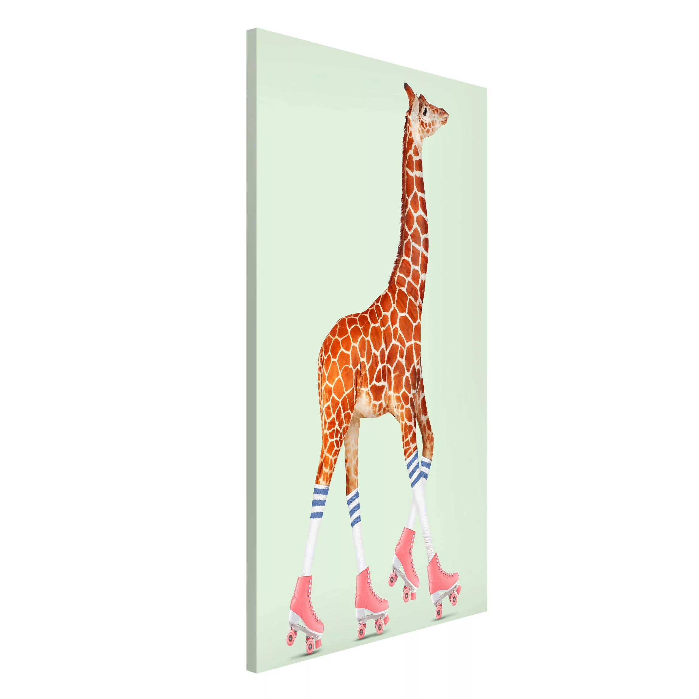 Magnettafel Kinderzimmer - Hochformat 3:4 Giraffe mit Rollschuhen günstig online kaufen