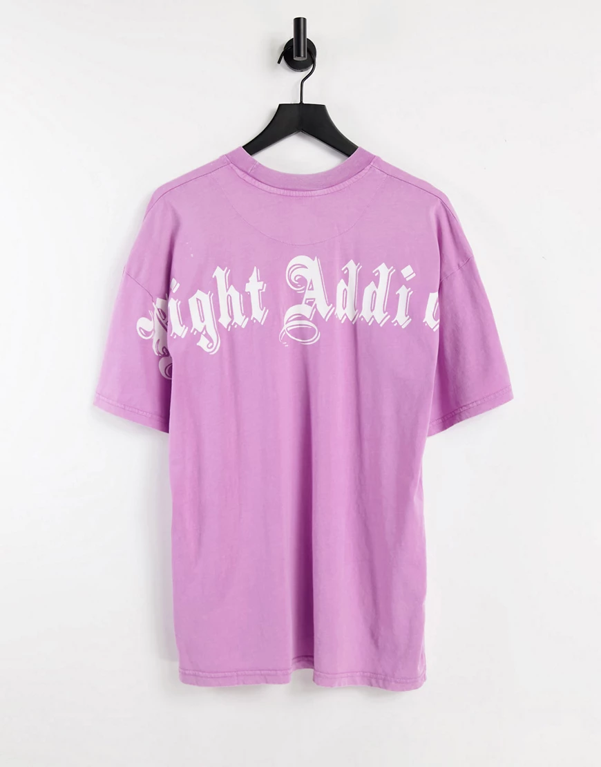 Night Addict – T-Shirt mit Logoprint auf dem Rücken in lila Acid-Waschung günstig online kaufen