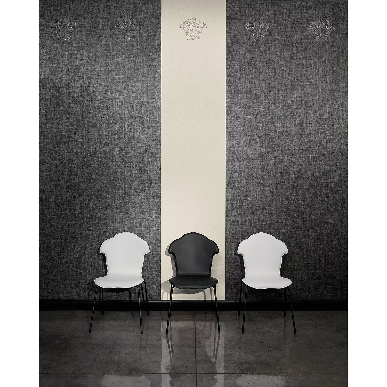 Metallic Mustertapete Versace wallpaper Versace 3 Medusa in Creme Metallic günstig online kaufen