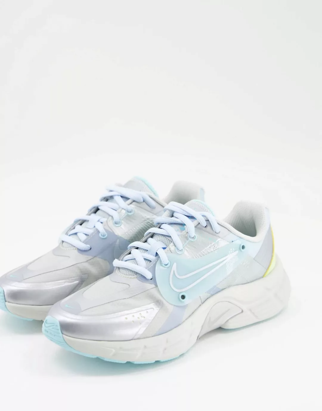 Nike – Alphina 5000 – Sneaker in Silber günstig online kaufen