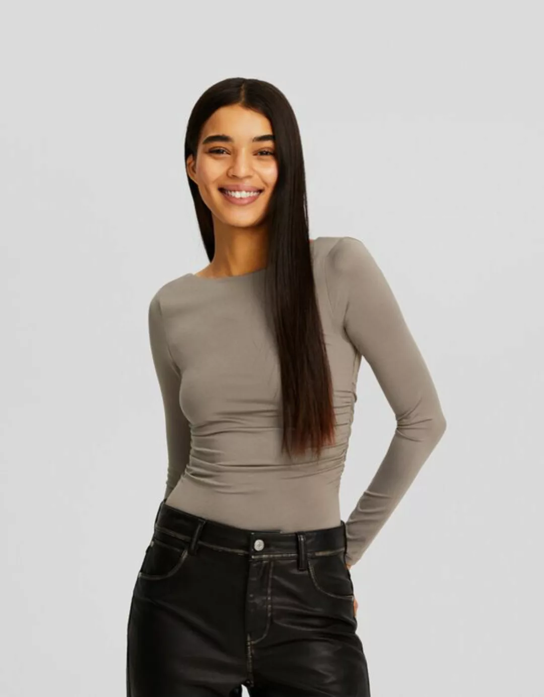 Bershka Langarm-Body Mit Seitlicher Raffung Damen M Nerzfarbe günstig online kaufen