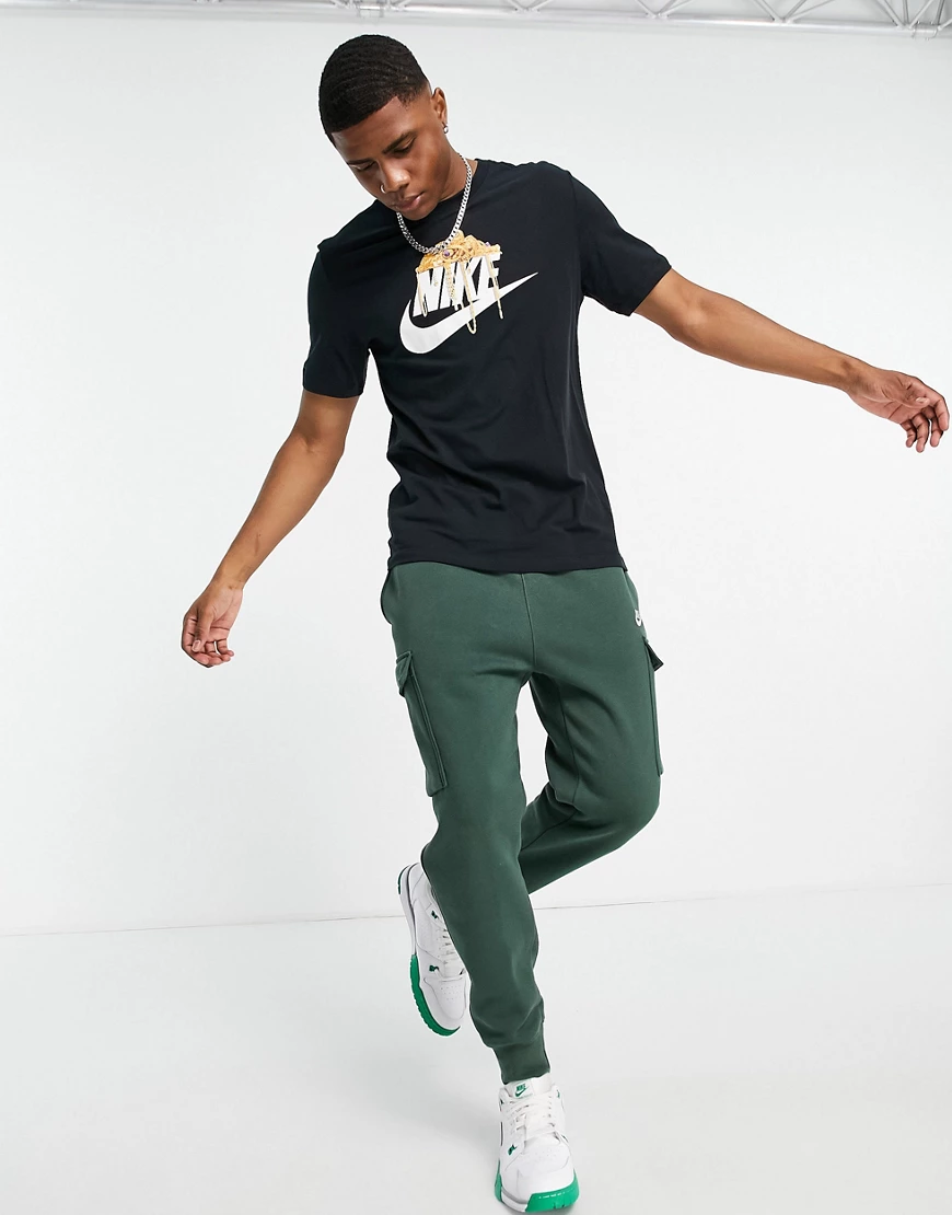 Nike – Shine – T-Shirt in Schwarz mit Print auf der Brust günstig online kaufen