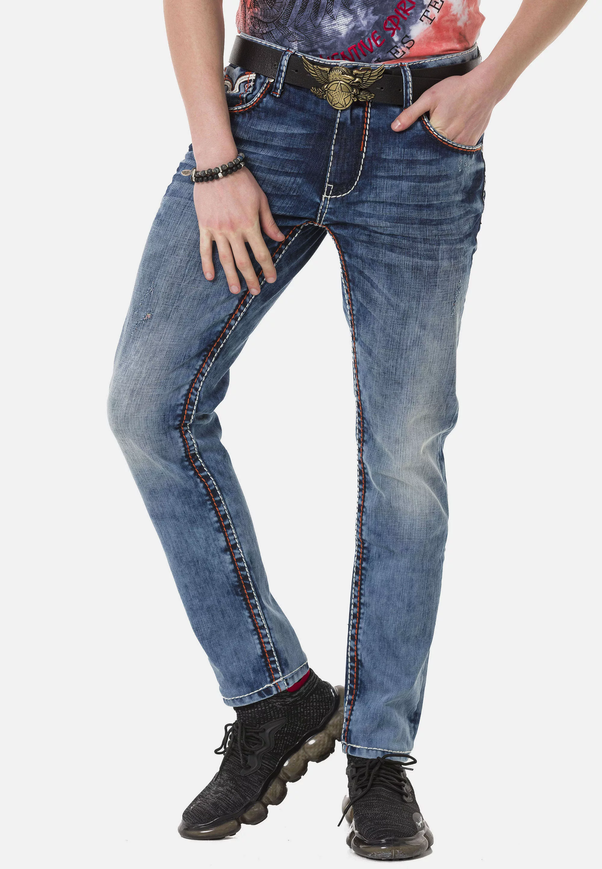 Cipo & Baxx Straight-Jeans, mit kontrastfarbenen Nähten günstig online kaufen