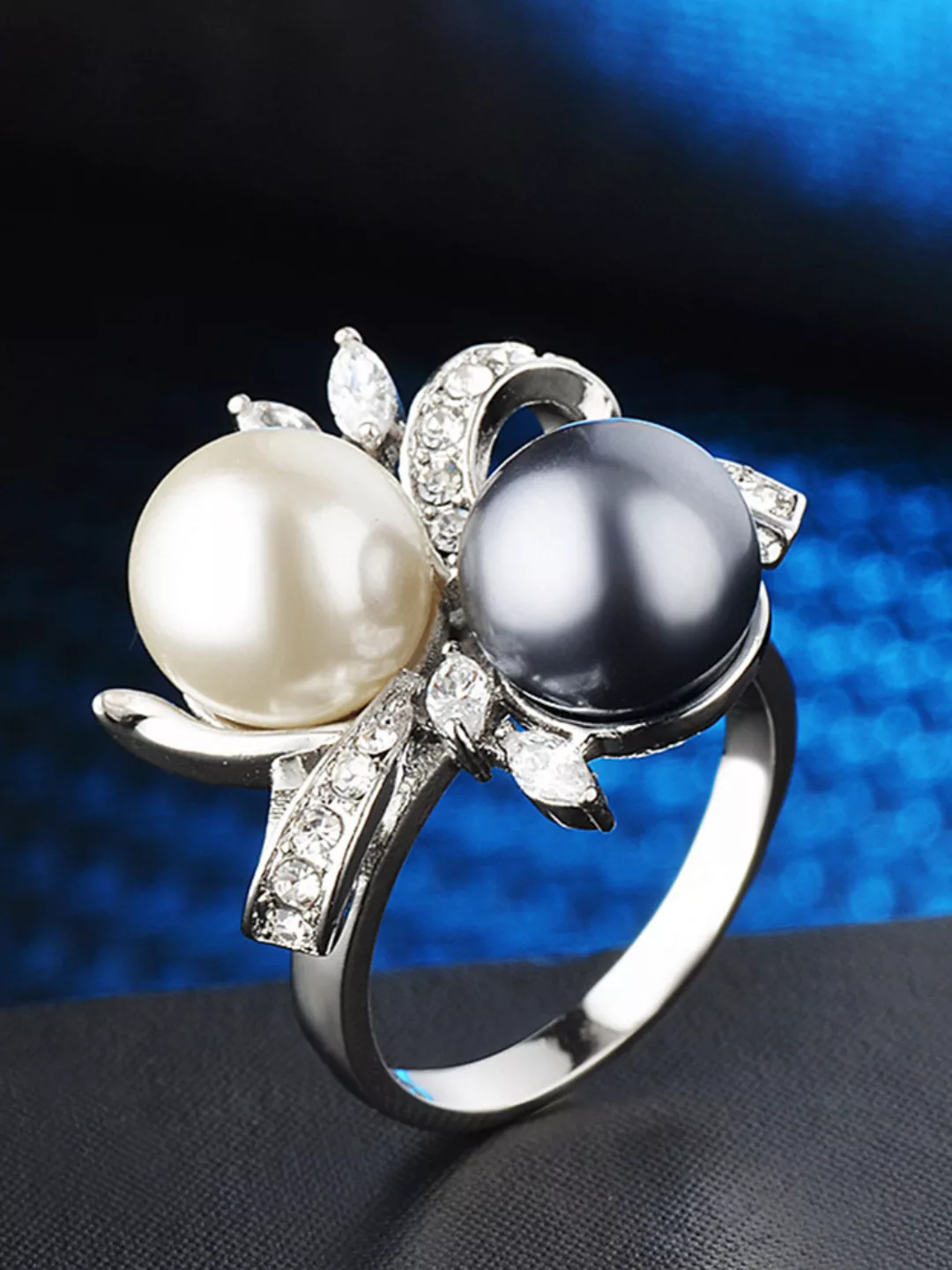 Trendy Geometric Stereoscopic Bow Strass Fingerringe Zweifarbige Perle eing günstig online kaufen