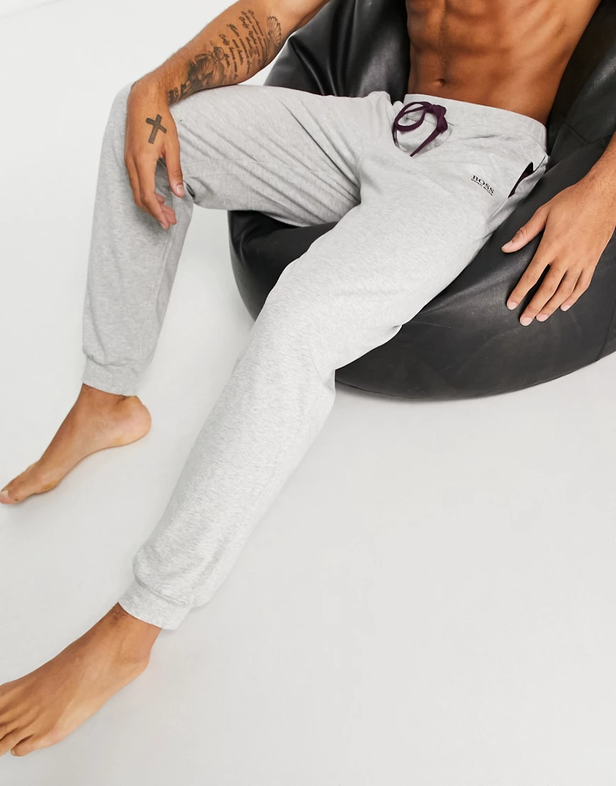 BOSS – Bodywear – Jogginghose mit Logo in Grau günstig online kaufen