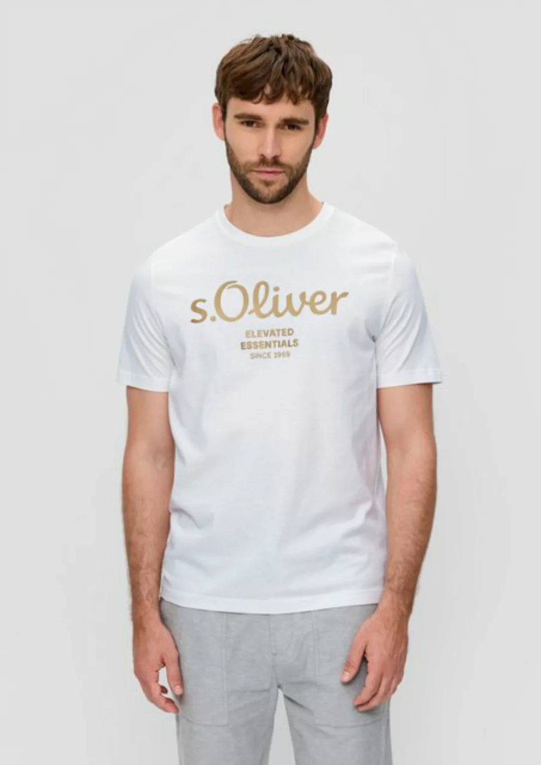 s.Oliver Kurzarmshirt T-Shirt aus Baumwolle mit Label-Print Artwork günstig online kaufen