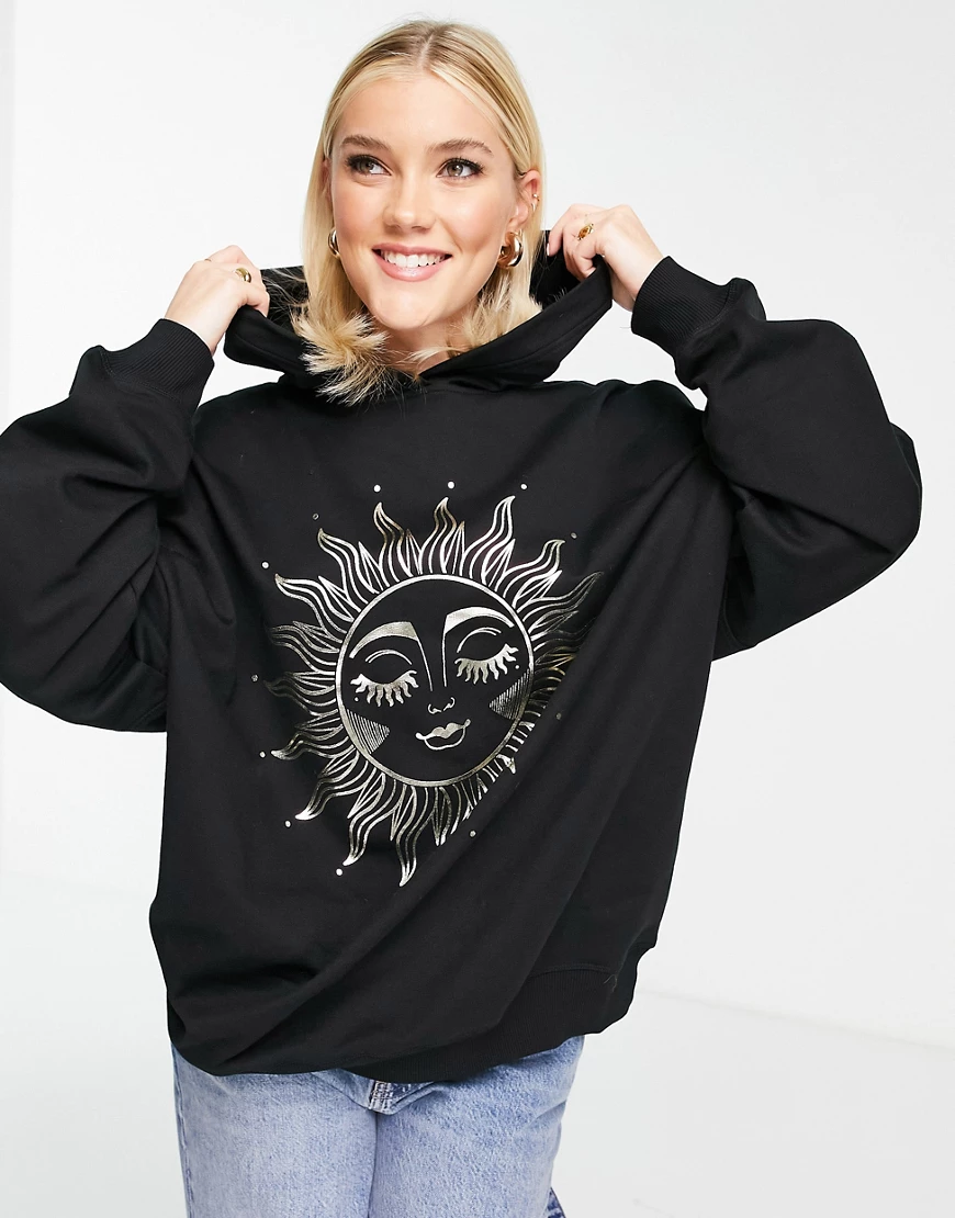 New Look – Kapuzenpullover in Schwarz mit Grafik günstig online kaufen