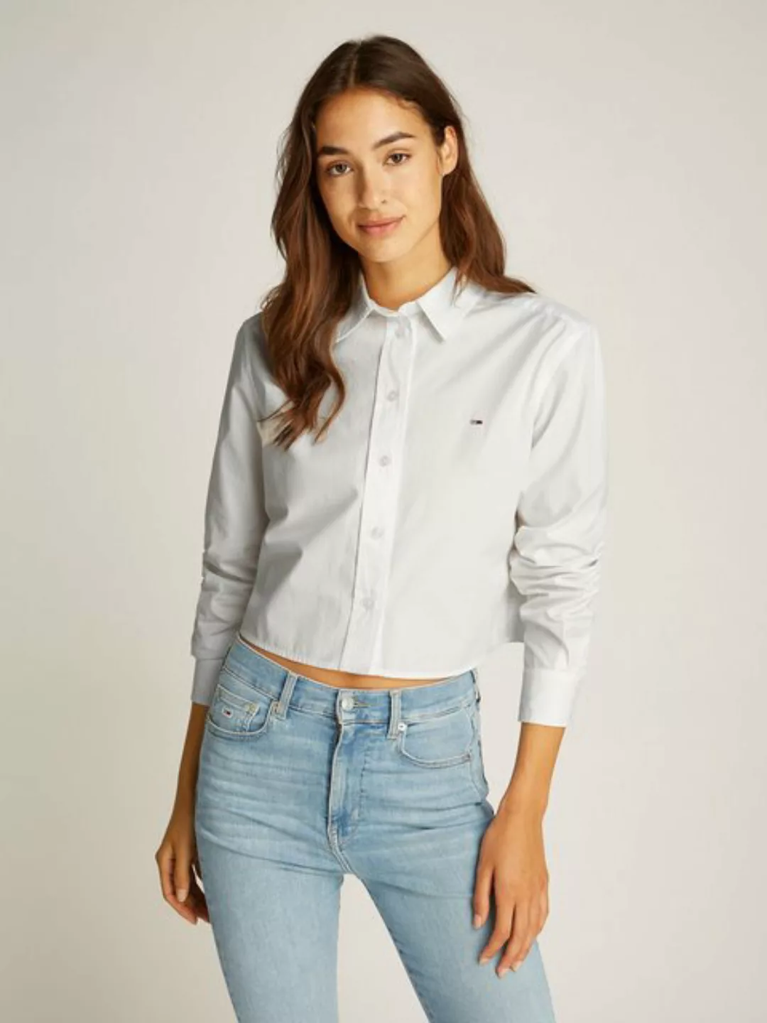 Tommy Jeans Hemdbluse TJW CRP RLX POPLIN SHIRT in verkürzter Länge, mit Log günstig online kaufen