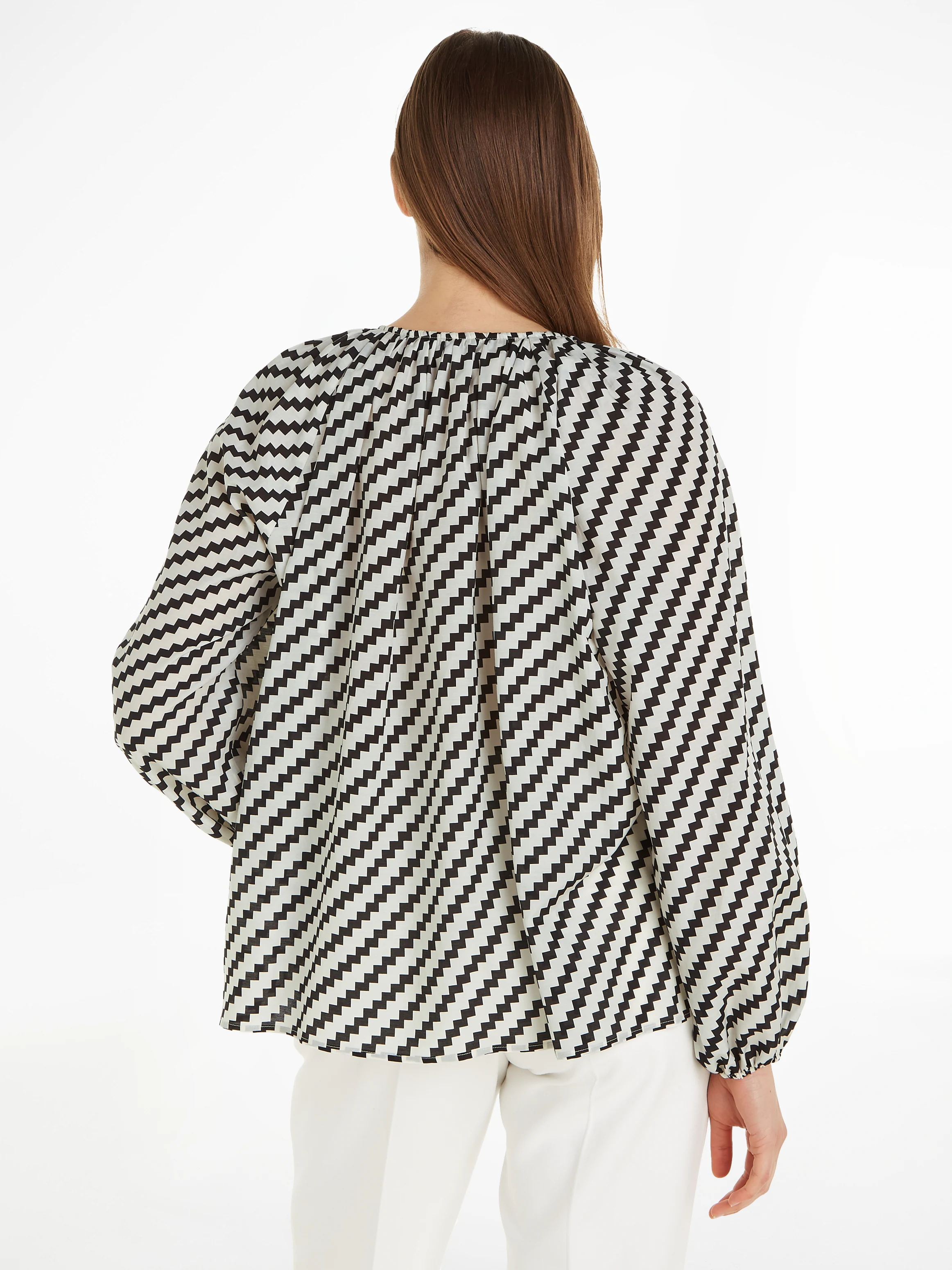 Tommy Hilfiger Blusentop "ZIGZAG GATHERED BLOUSE LS", mit Logopatch günstig online kaufen