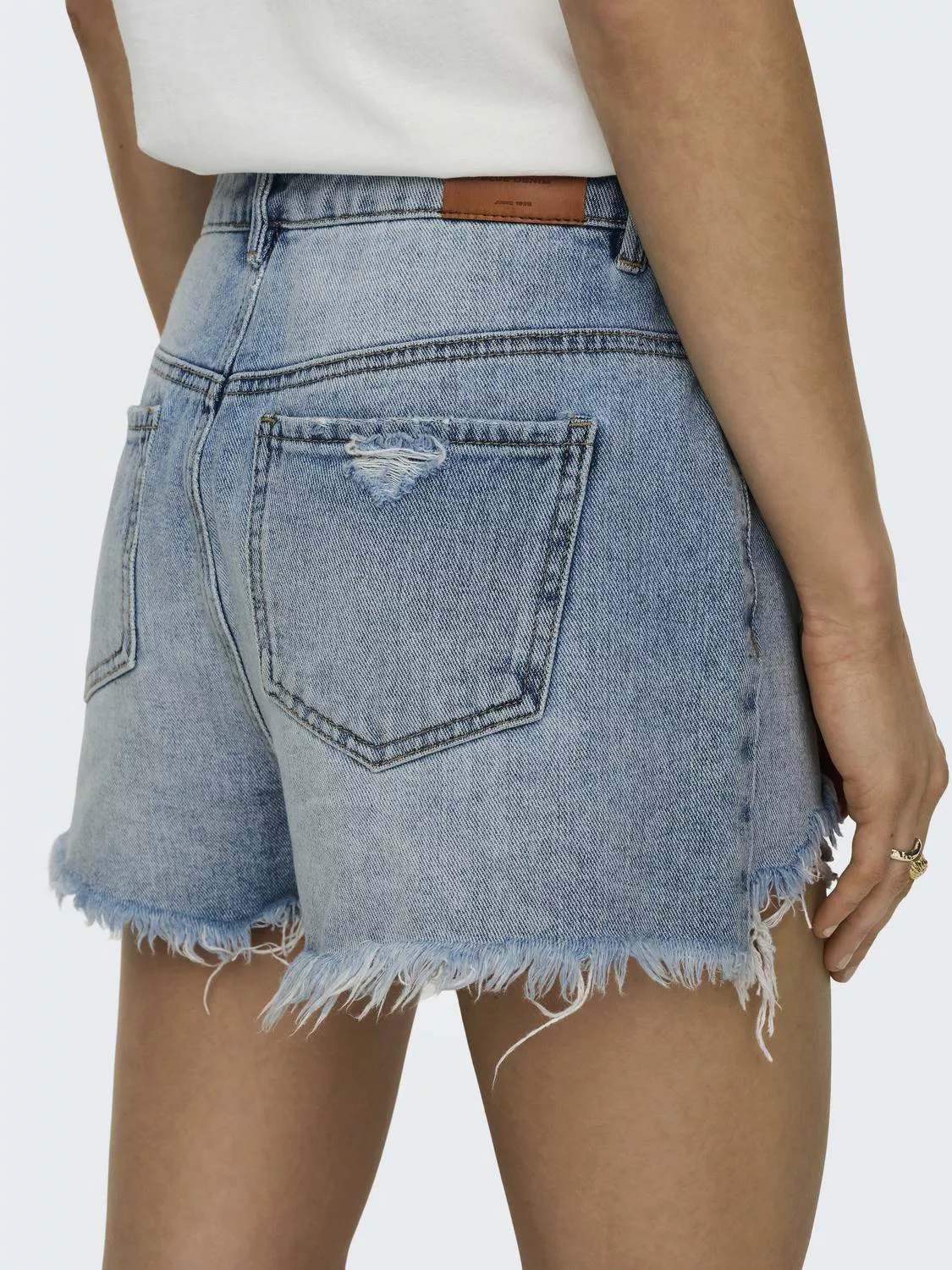 ONLY Jeanshotpants "ONLPACY HW DNM SHORTS NOOS", mit Destroyed Effekt günstig online kaufen