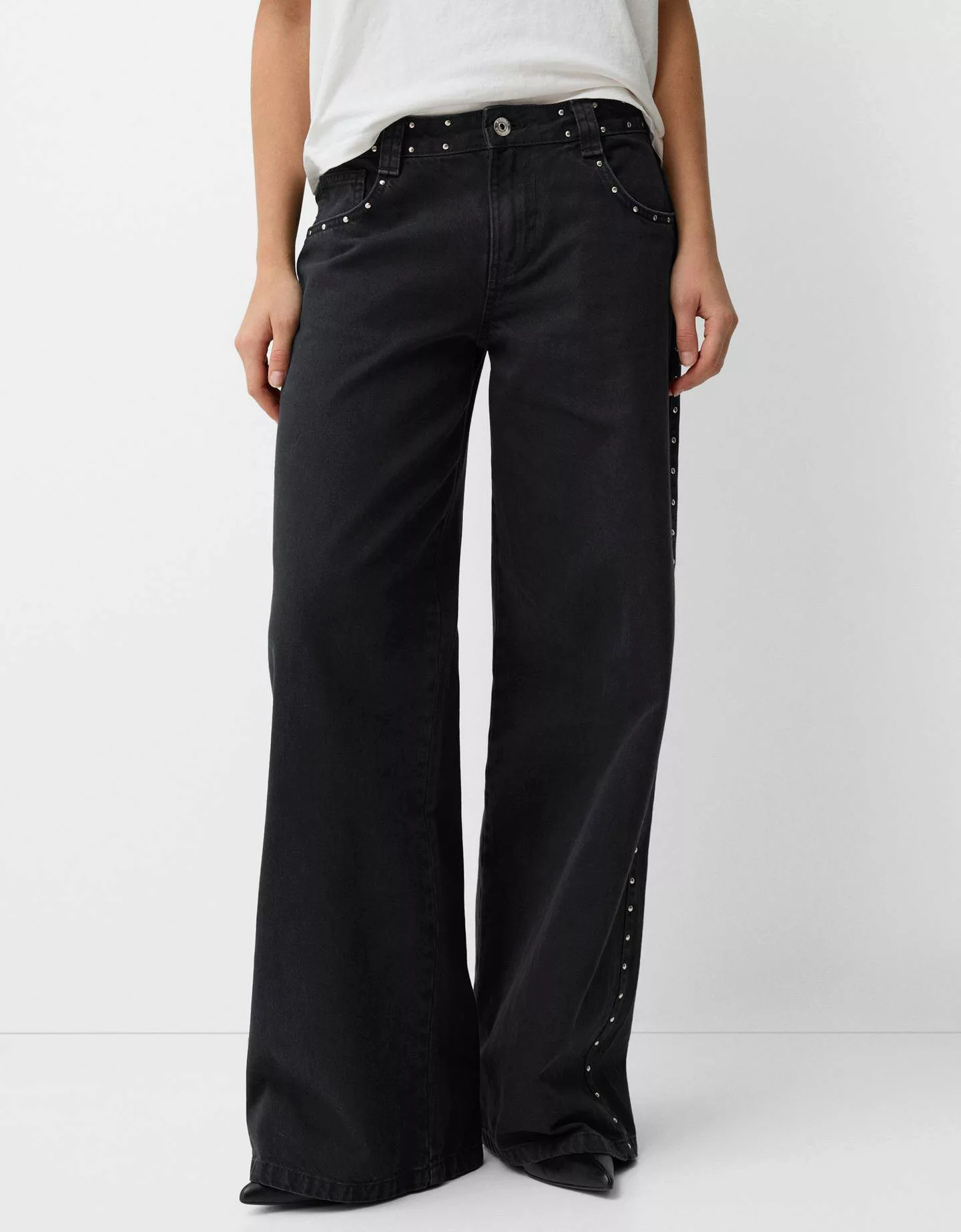 Bershka Straight-Fit-Hose Aus Serge Mit Nieten Damen 36 Schwarz günstig online kaufen