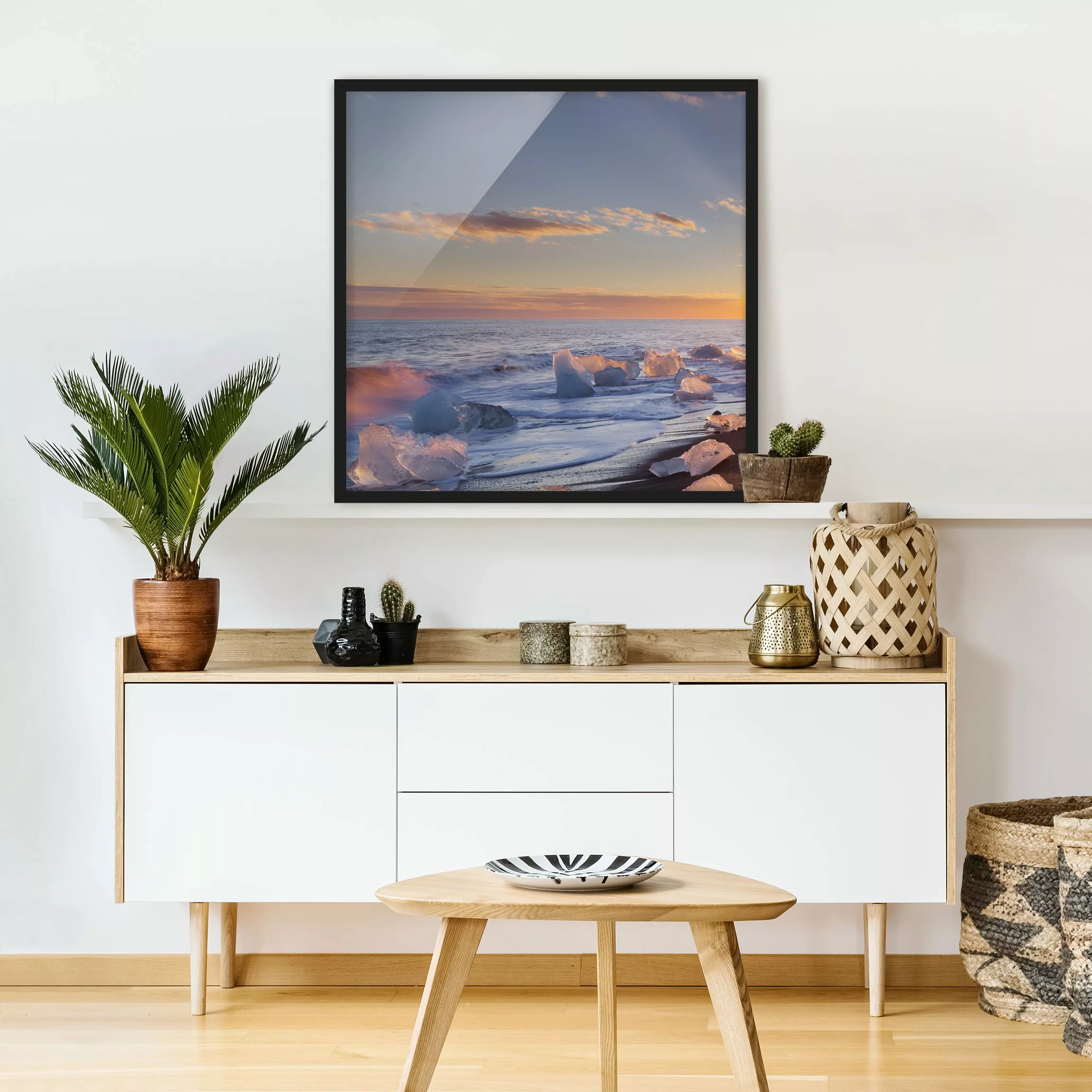 Bild mit Rahmen Natur & Landschaft - Quadrat Eisbrocken am Strand Island günstig online kaufen