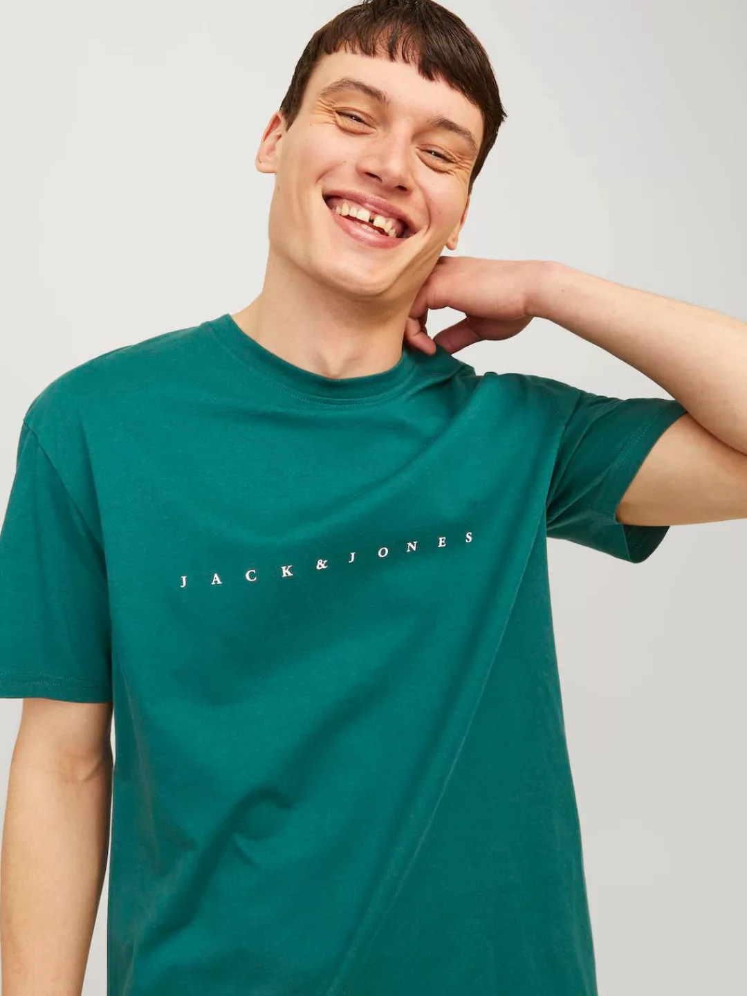 Jack & Jones Rundhalsshirt "JJESTAR JJ TEE SS NOOS", mit Logo Schriftzug günstig online kaufen