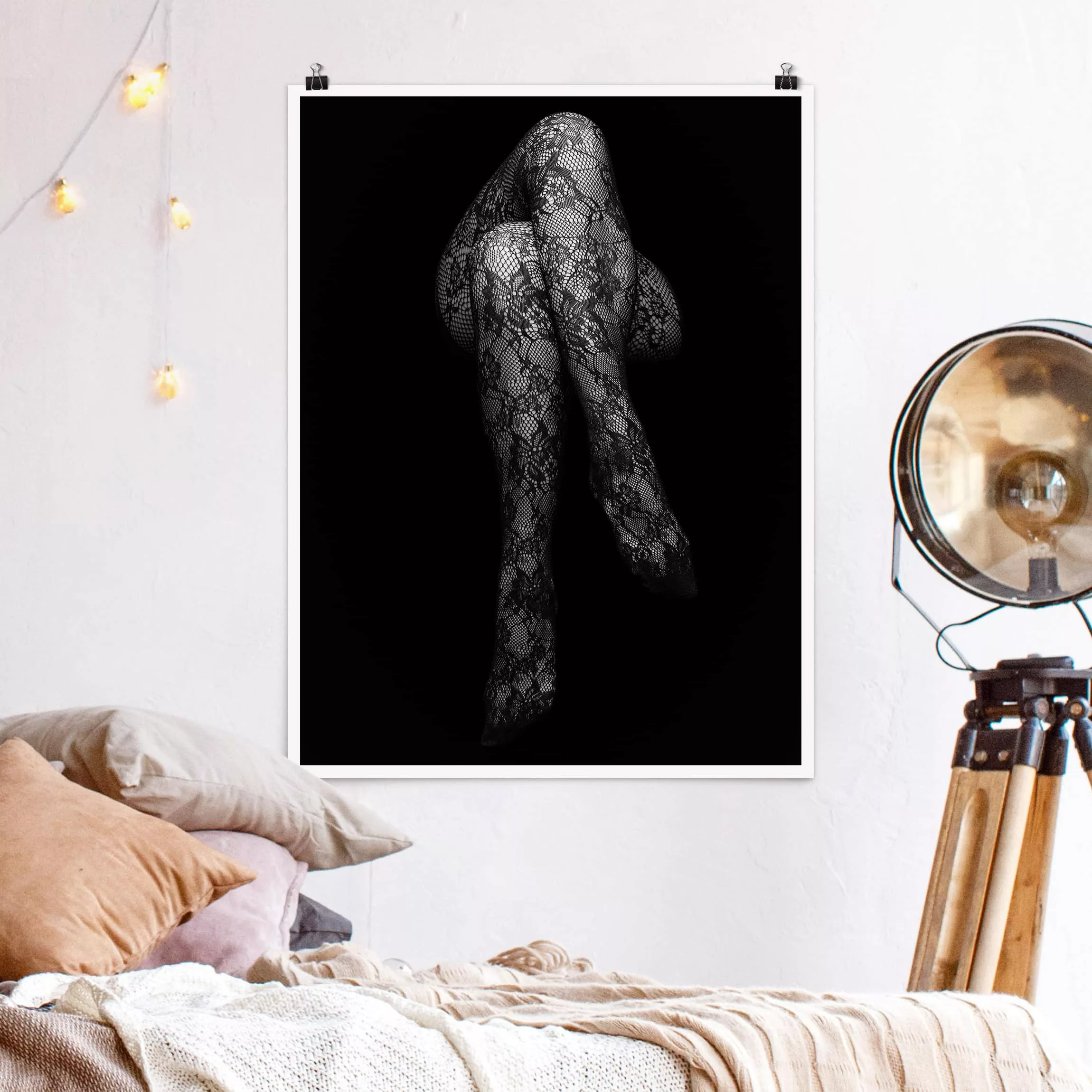 Poster Akt & Erotik - Hochformat Beine in Spitze günstig online kaufen