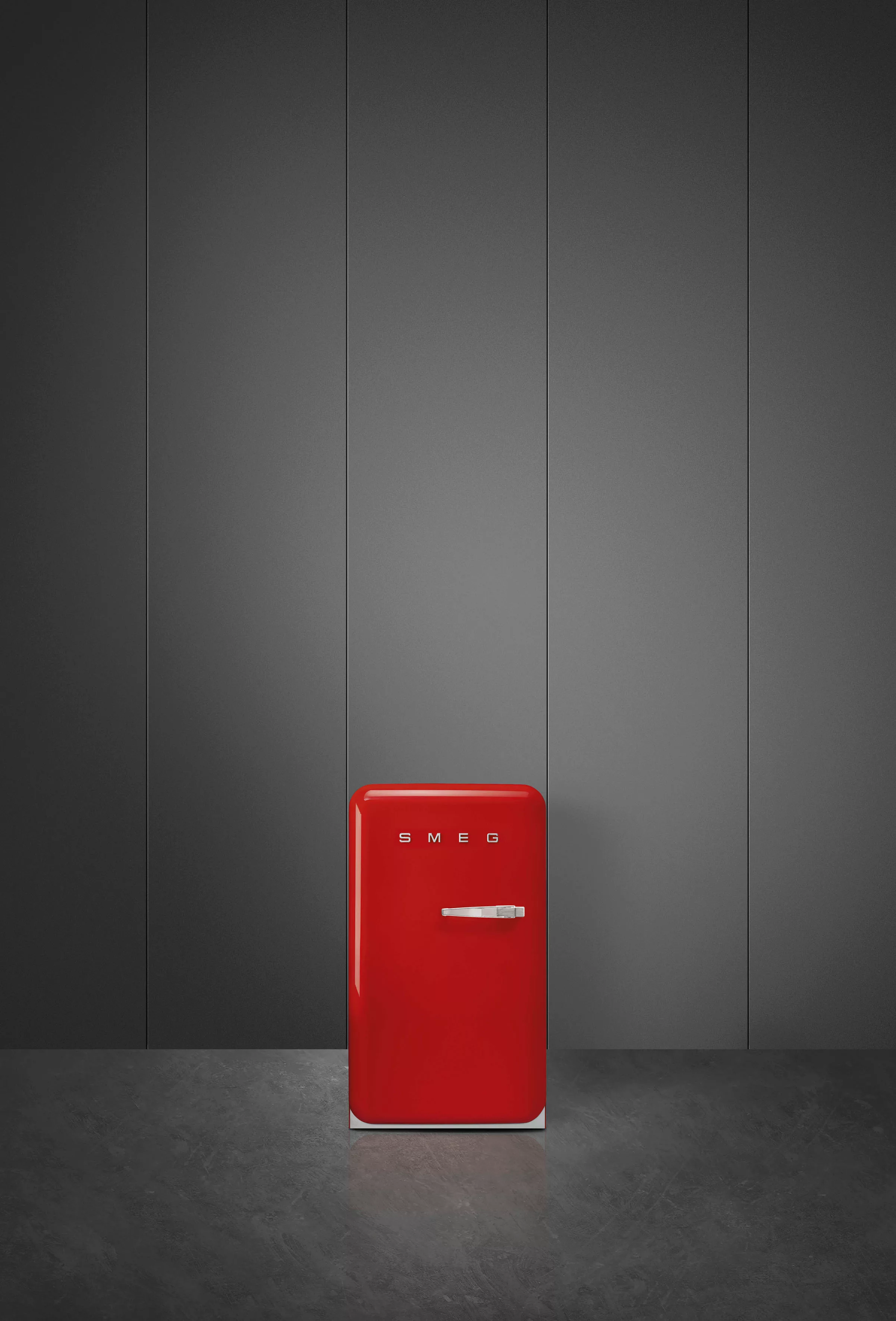 Smeg - FAB10H Happy Homebar Standkühlschrank - rot/lackiert/Türnanschlag li günstig online kaufen