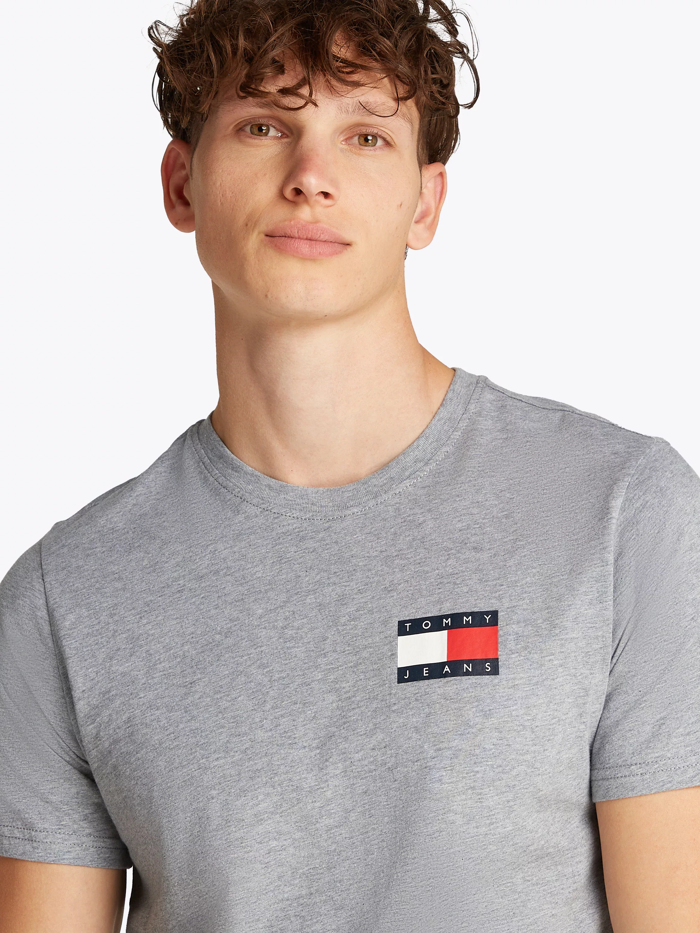 Tommy Jeans T-Shirt "TJM SLIM ESSENTIAL FLAG TEE EXT" günstig online kaufen