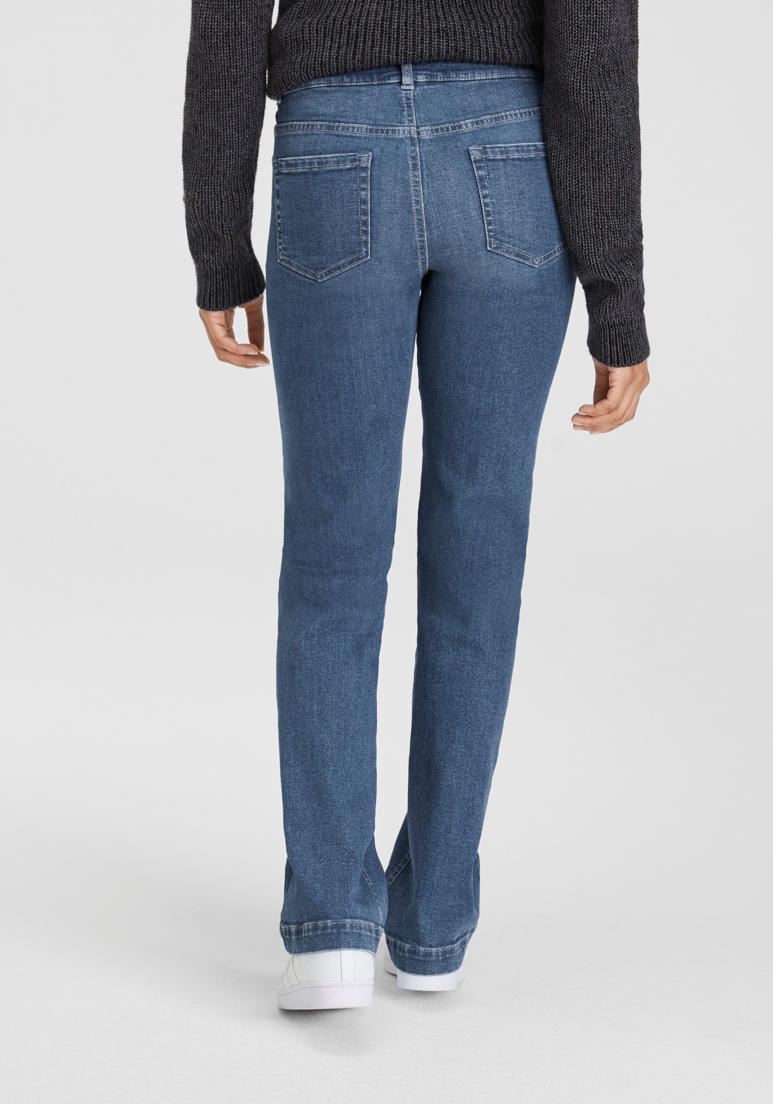 Arizona Gerade Jeans weite Beinform, Used-Look-Waschung, günstig online kaufen