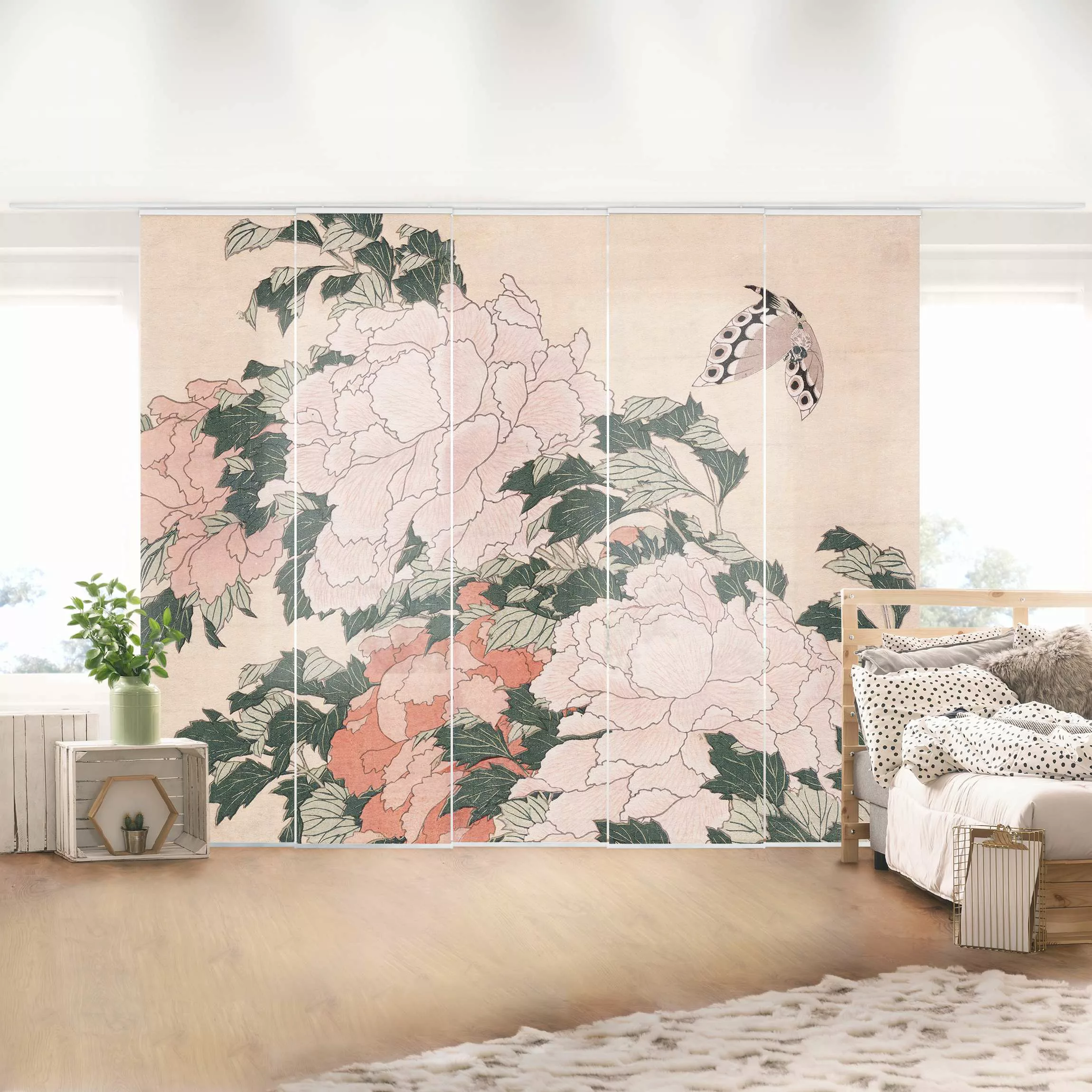 Schiebegardine Katsushika Hokusai - Rosa Pfingstrosen mit Schmetterling günstig online kaufen