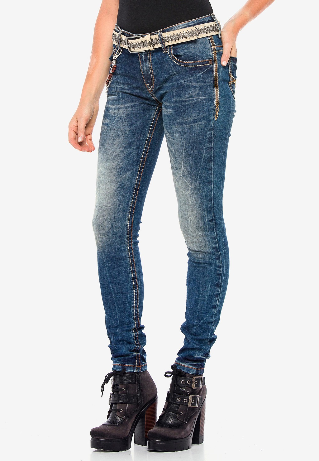 Cipo & Baxx Slim-fit-Jeans, mit stylischer Kette in Straight Fit günstig online kaufen