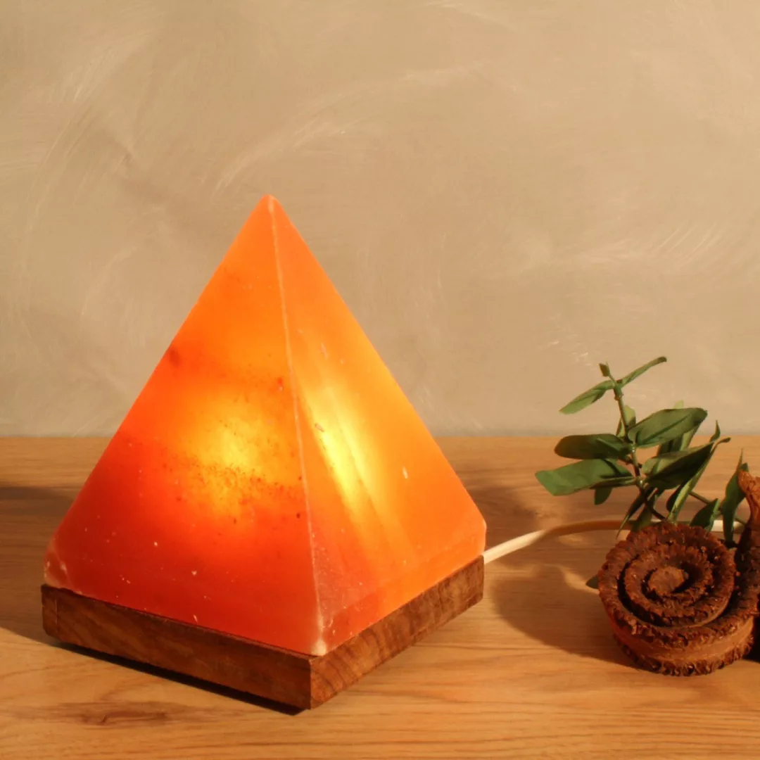 Salzleuchte Pyramide mit Sockel, bernstein günstig online kaufen