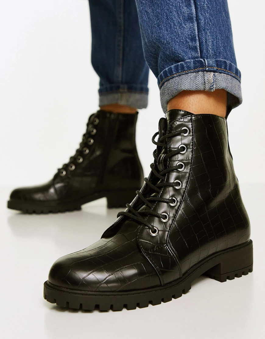 Accessorize – Flache Ankle-Boots mit Schnürung in Kroko-Schwarz günstig online kaufen