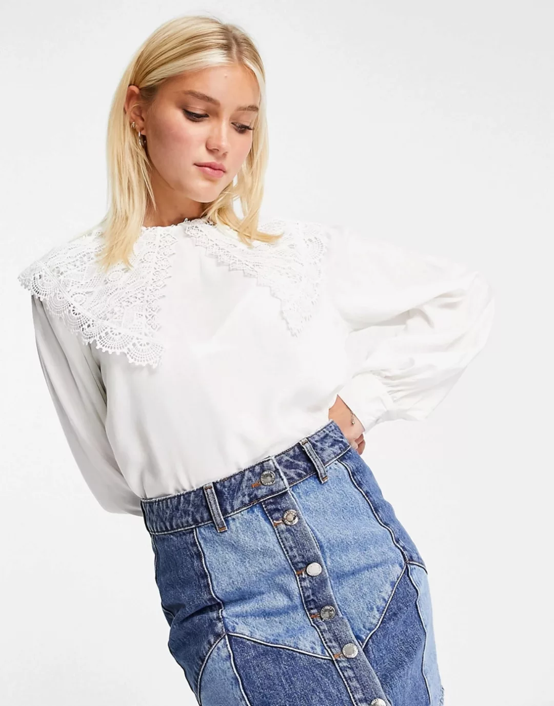 JDY – Bluse in Weiß mit Spitzenkragen günstig online kaufen