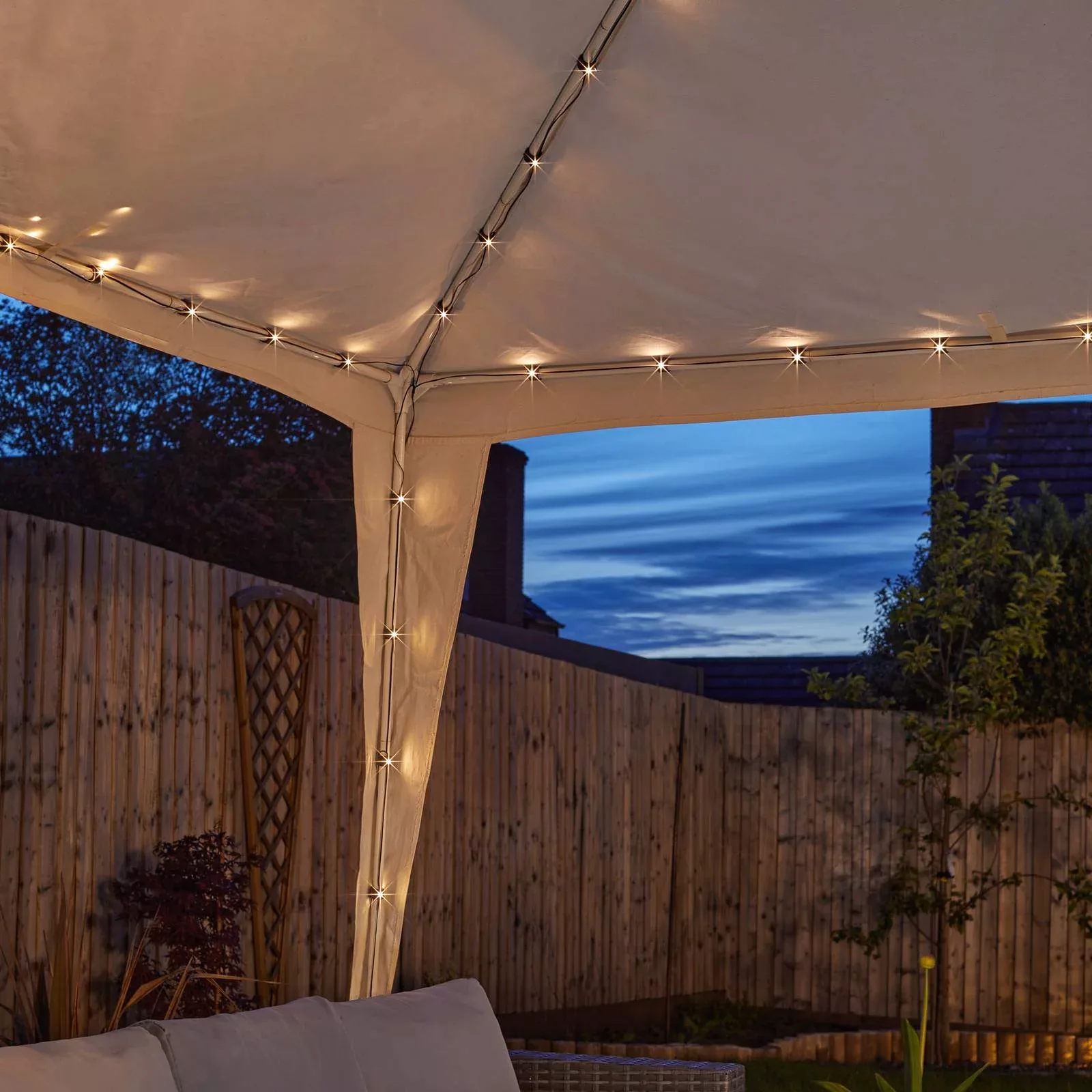 LED-Solar-Lichterkette Gazebo, 140-flammig günstig online kaufen