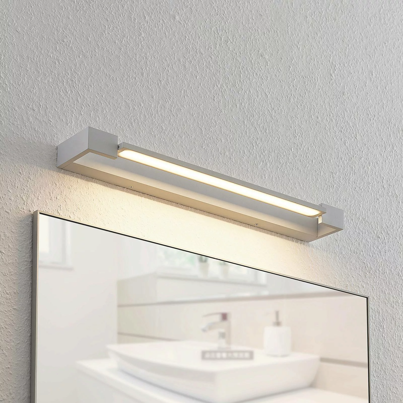 Arcchio Jora LED-Bad- und Spiegelleuchte, IP44, weiß, 60 cm günstig online kaufen