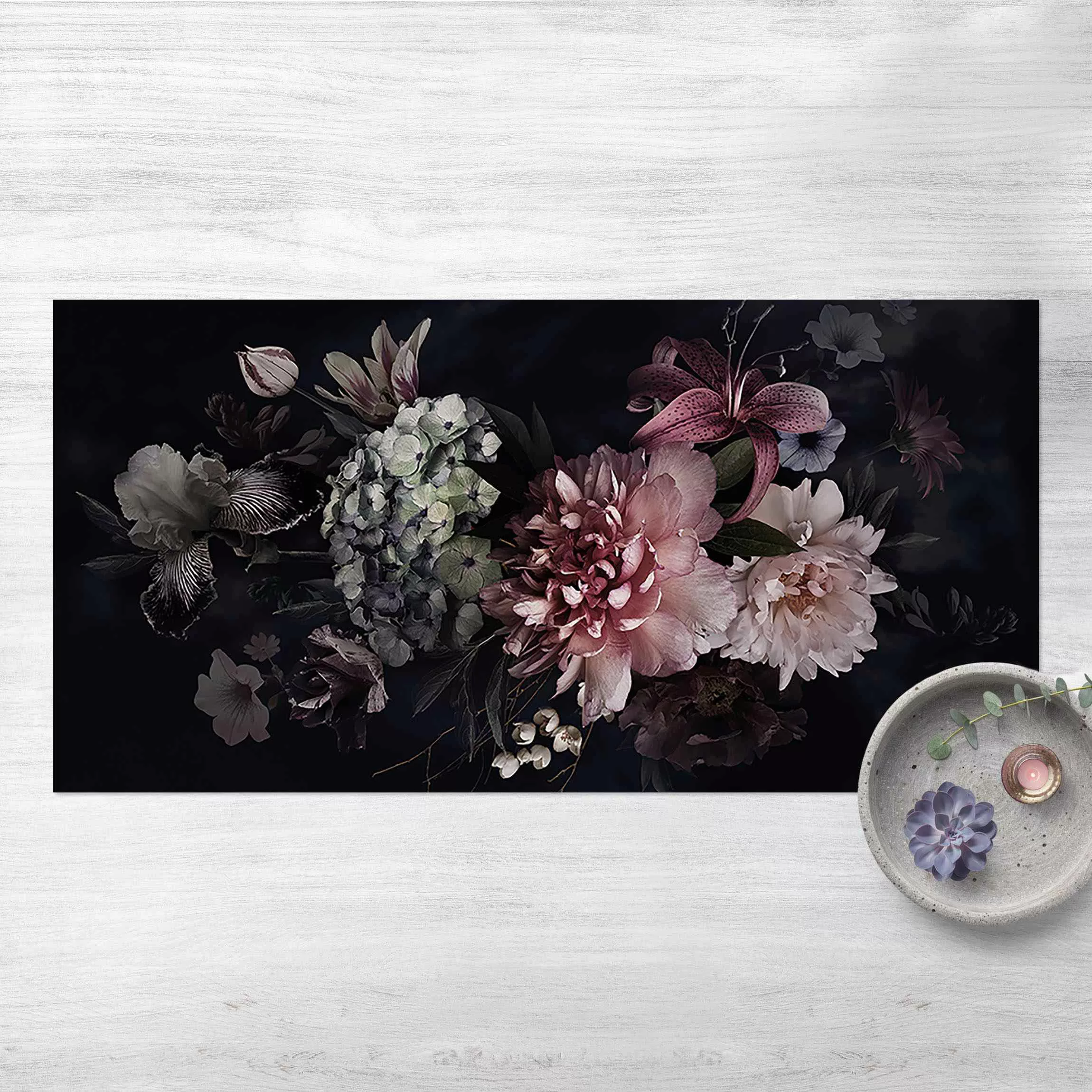 Vinyl-Teppich Blumen mit Nebel auf Schwarz günstig online kaufen