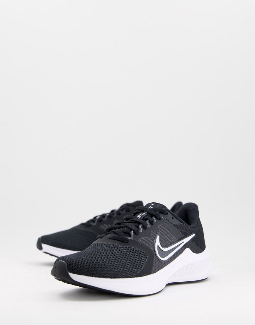 Nike Training – Downshifter 11 – Sneaker in Schwarz und Weiß günstig online kaufen