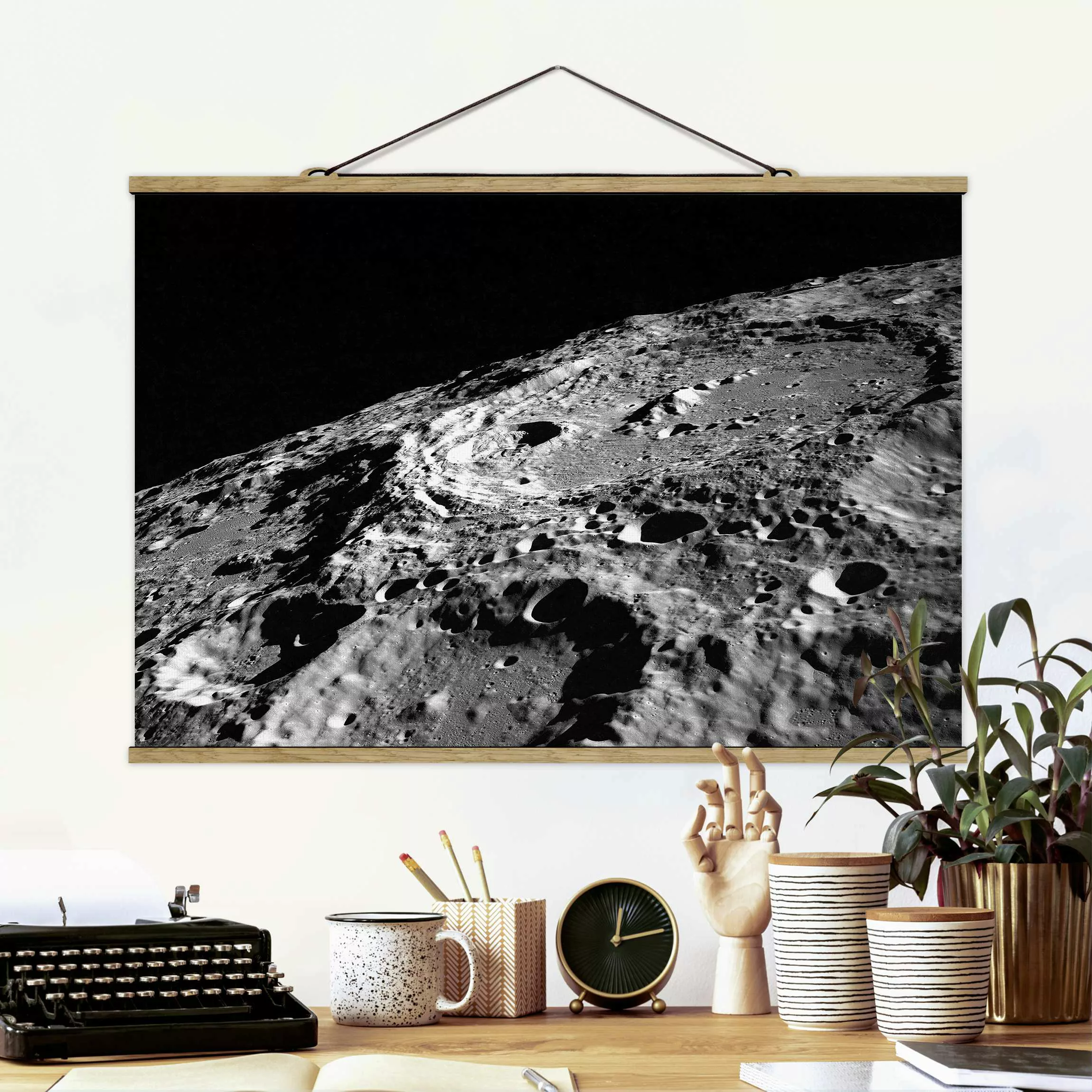 Stoffbild mit Posterleisten NASA Fotografie Mondkrater günstig online kaufen