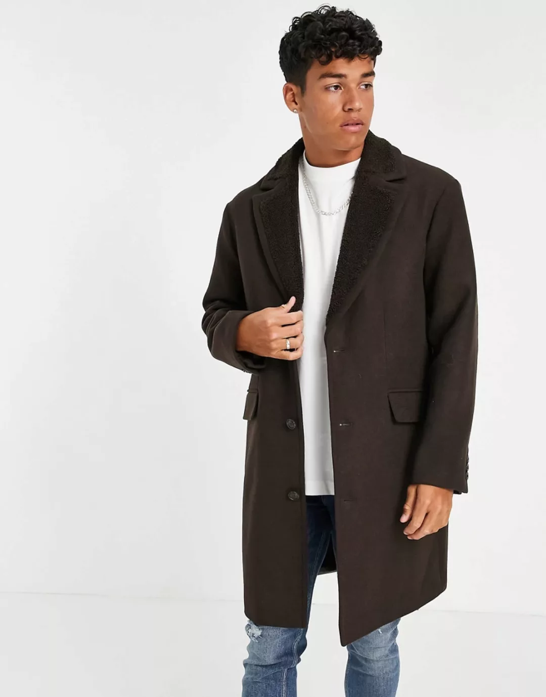 ASOS DESIGN – Mantel in Braun mit Fellkragen günstig online kaufen