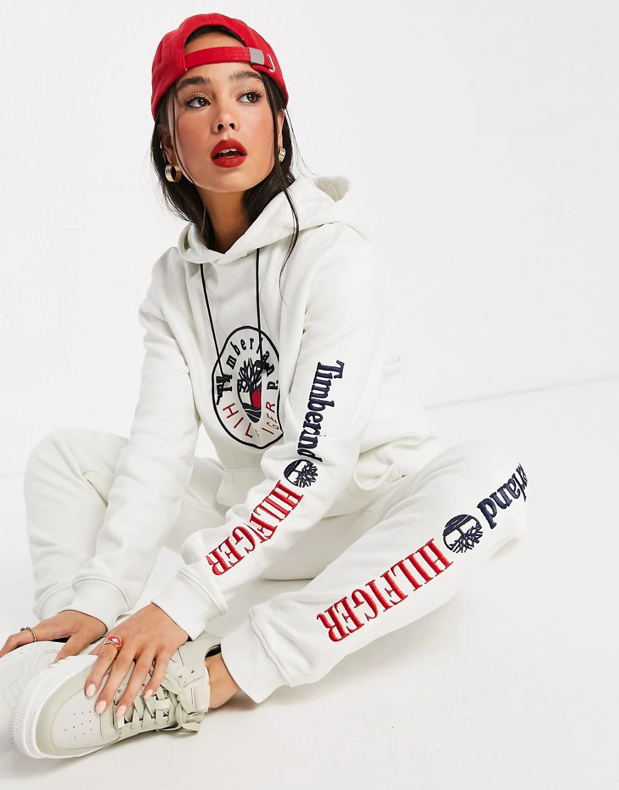 Tommy Hilfiger x Timberland – Kapuzenpullover in Creme mit Logo-Weiß günstig online kaufen