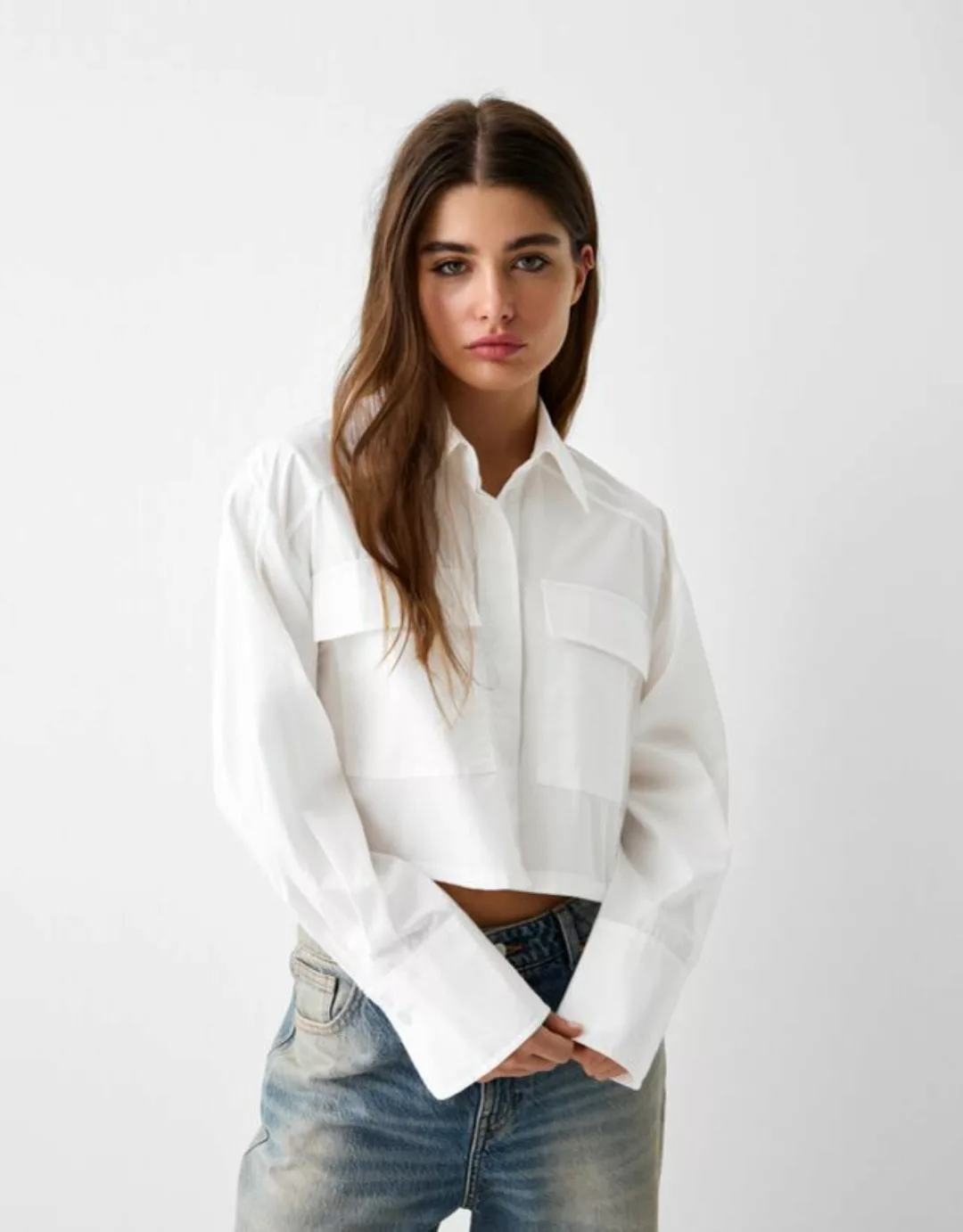 Bershka Cropped-Langarmhemd Aus Popelin Mit Tasche Damen S Weiss günstig online kaufen