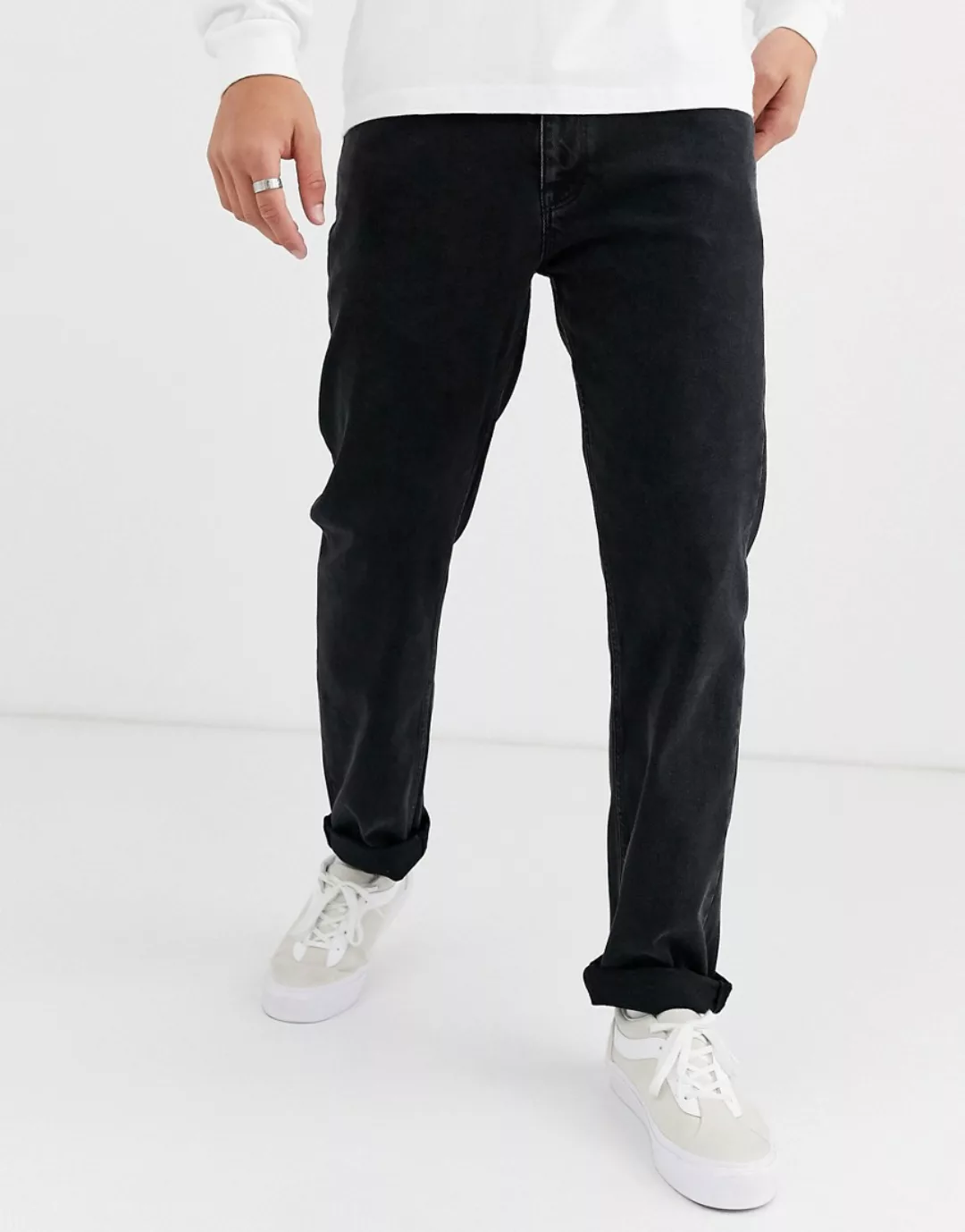 ASOS DESIGN – Original Fit – Jeans in verwaschenem Schwarz günstig online kaufen