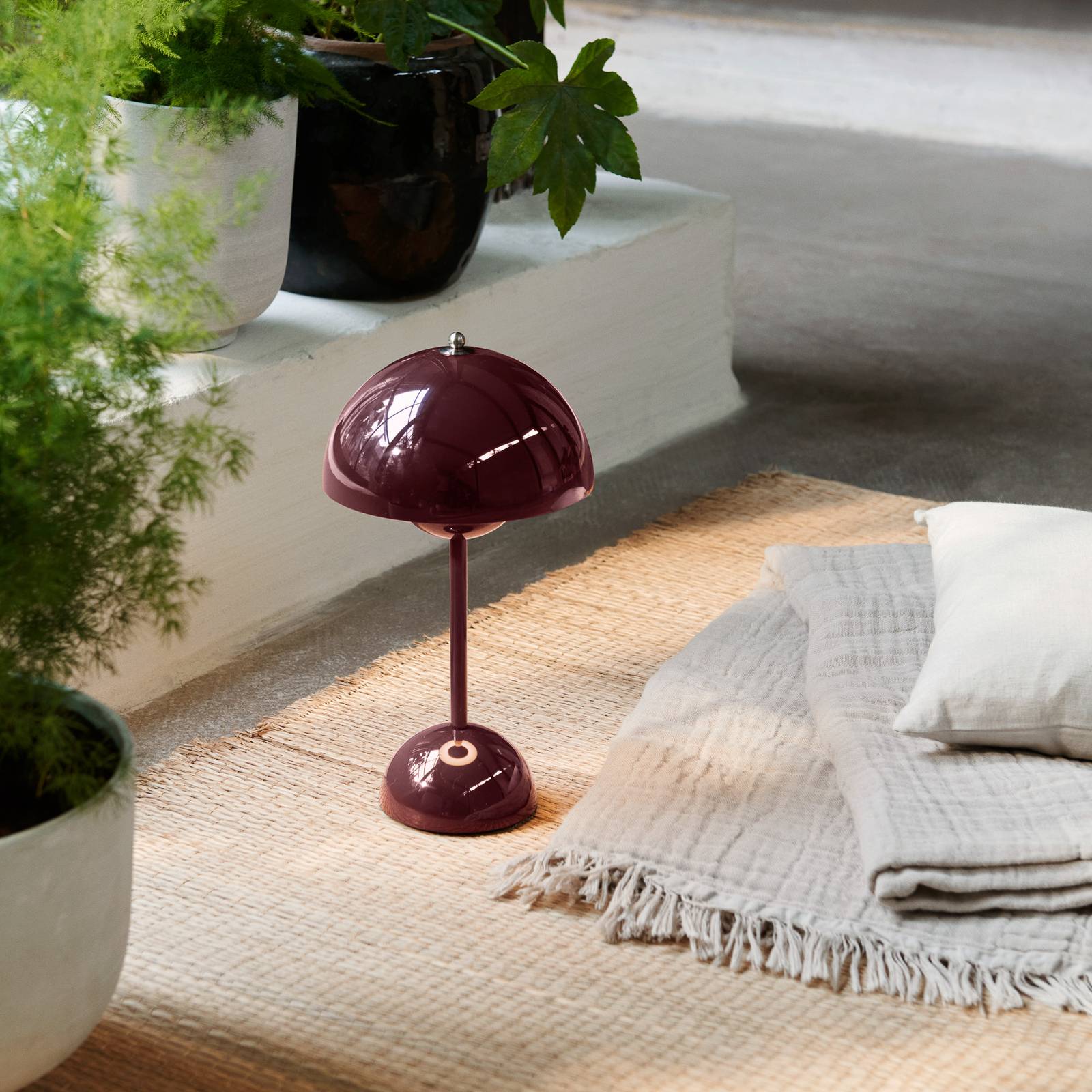 &Tradition LED-Akku-Tischleuchte Flowerpot VP9, violett günstig online kaufen