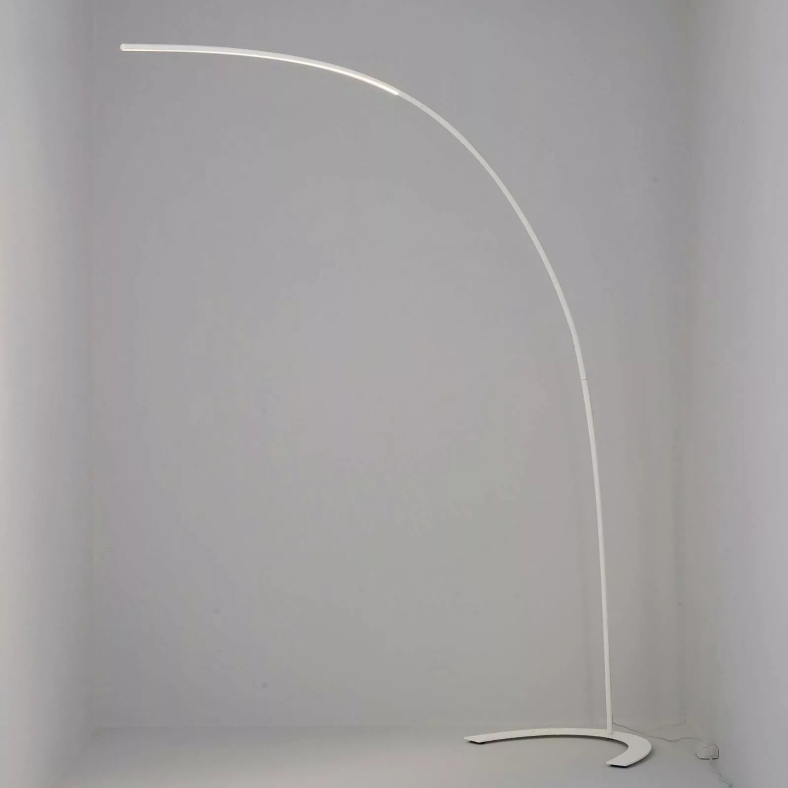 Minimalistische LED-Stehleuchte Danua in Weiß günstig online kaufen